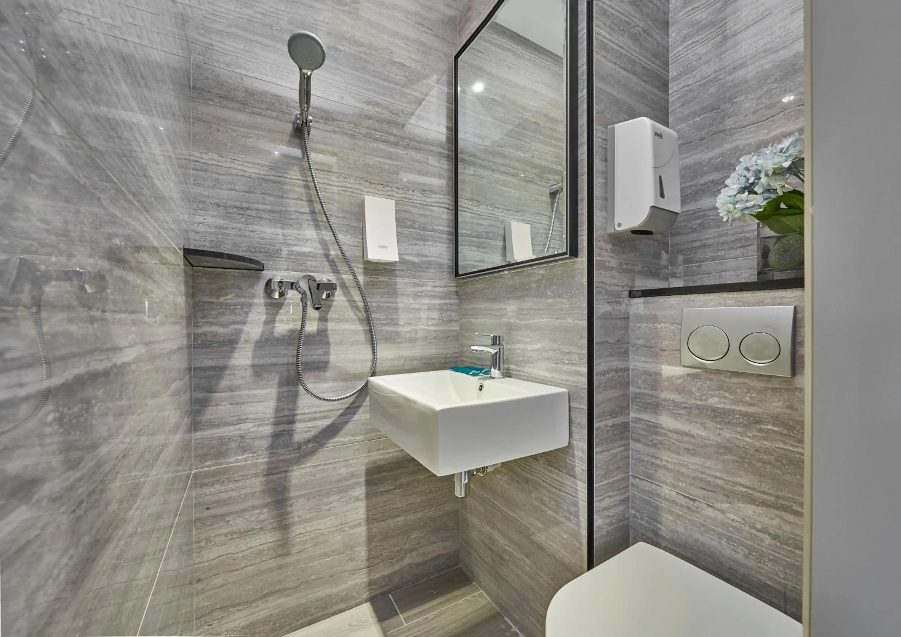 Shower in Hotel 81 Orchid