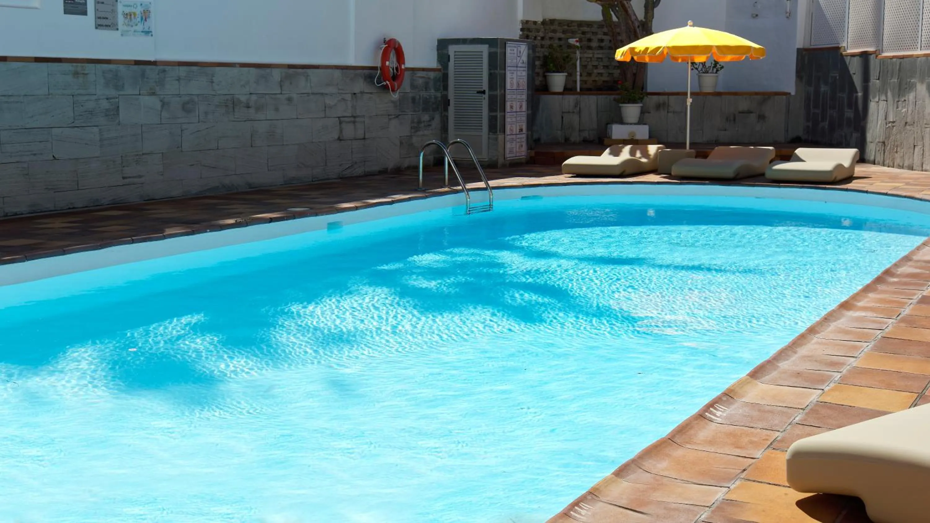 Swimming pool in Jacarandas Beach
