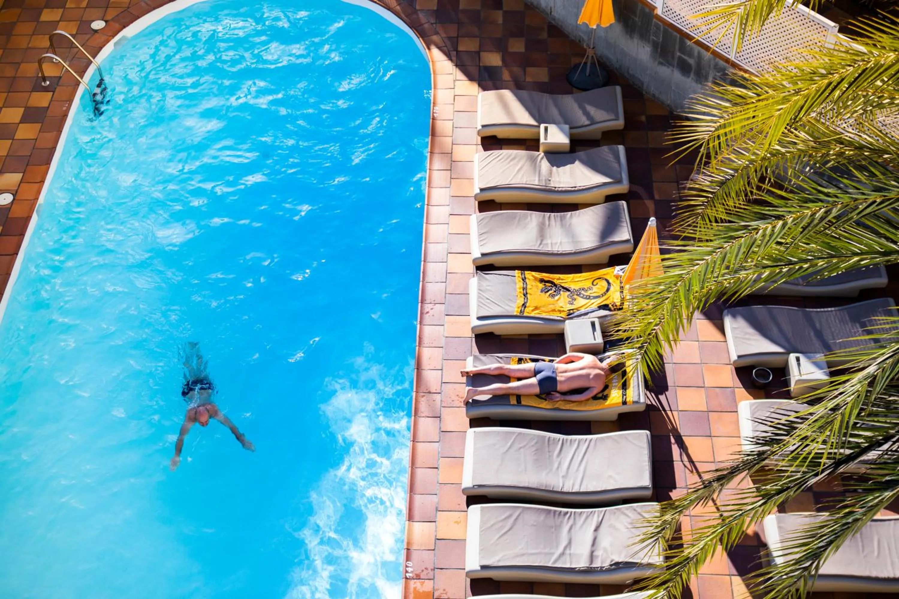 Swimming pool in Jacarandas Beach