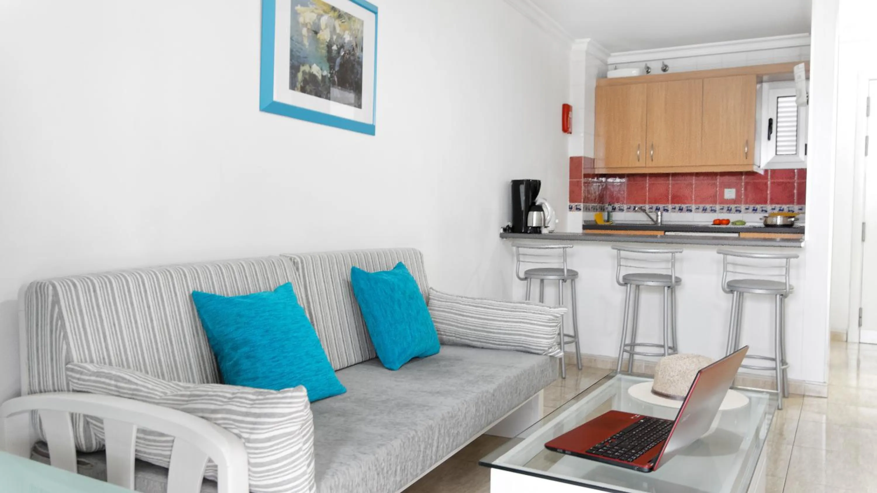 Kitchen or kitchenette in Jacarandas Beach