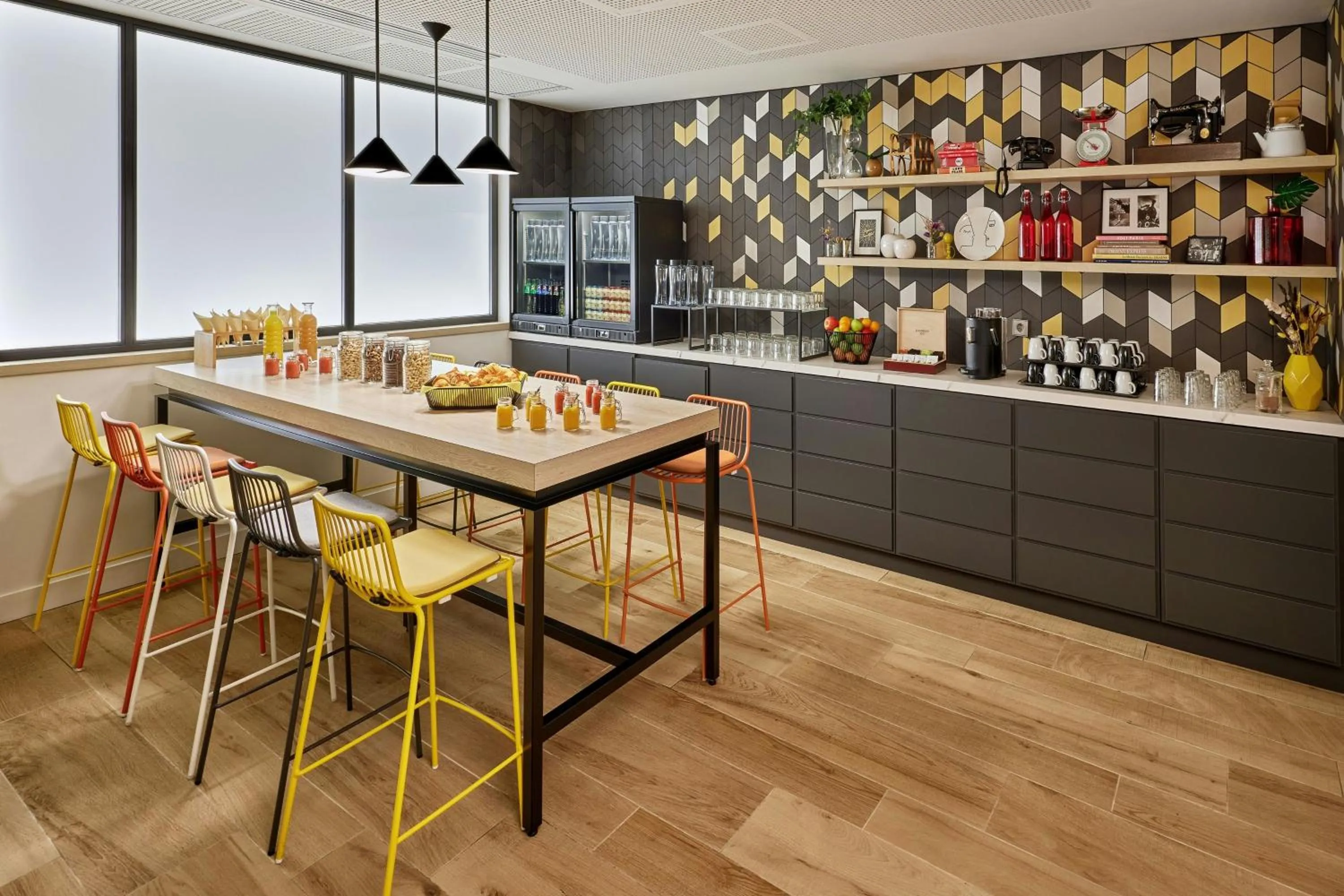 Lounge or bar in Courtyard by Marriott Paris Gare de Lyon