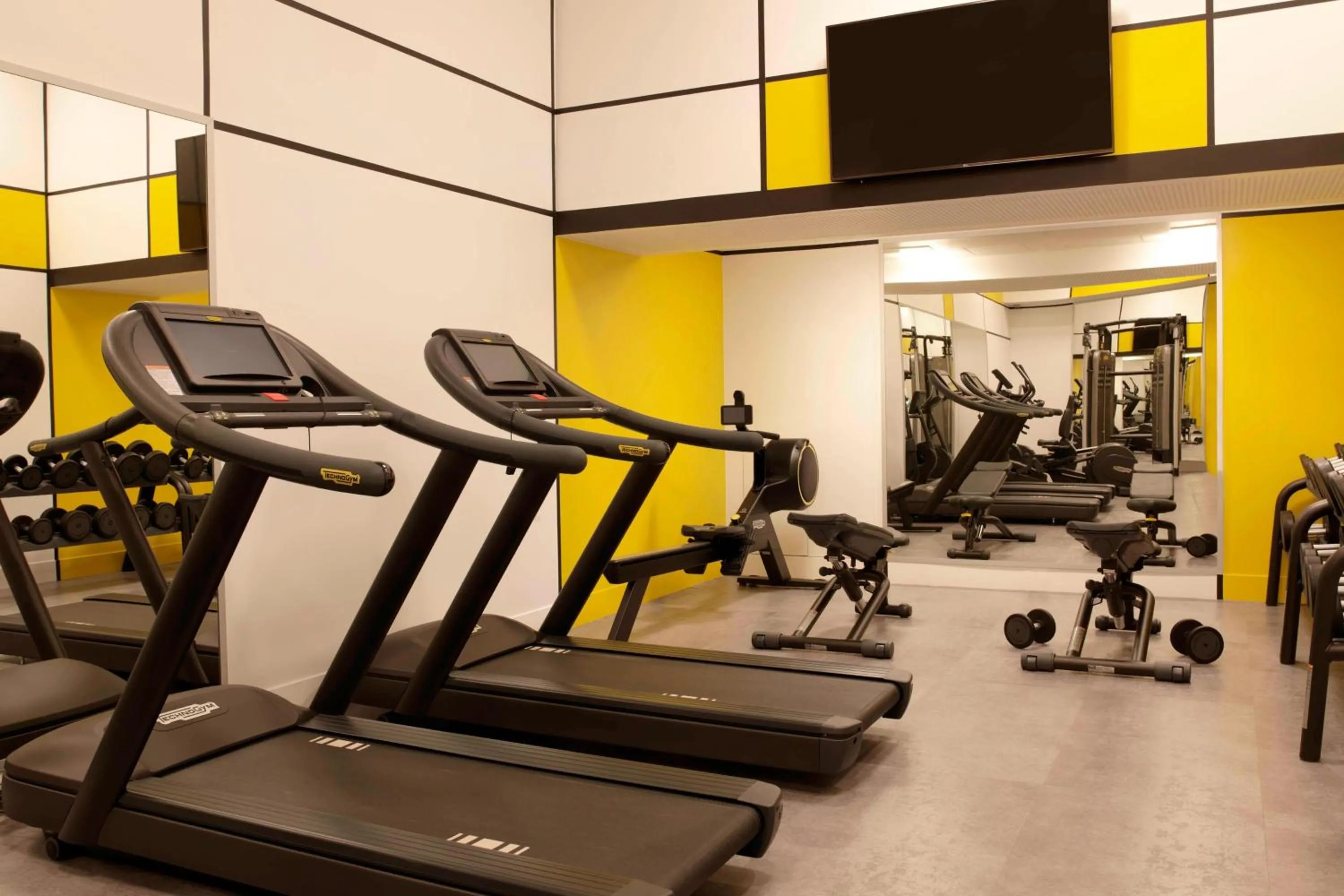 Fitness centre/facilities in Courtyard by Marriott Paris Gare de Lyon