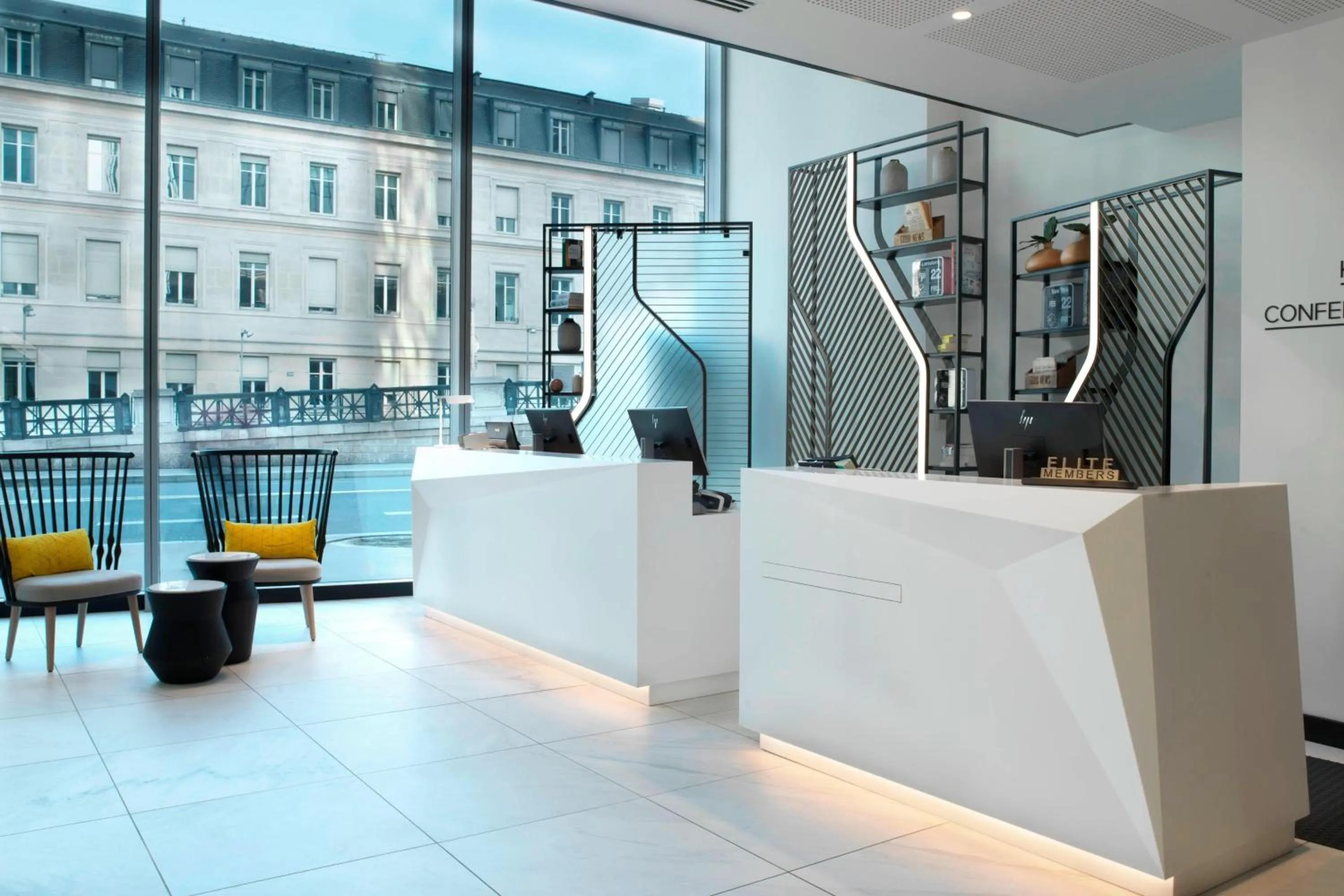 Lobby or reception in Courtyard by Marriott Paris Gare de Lyon