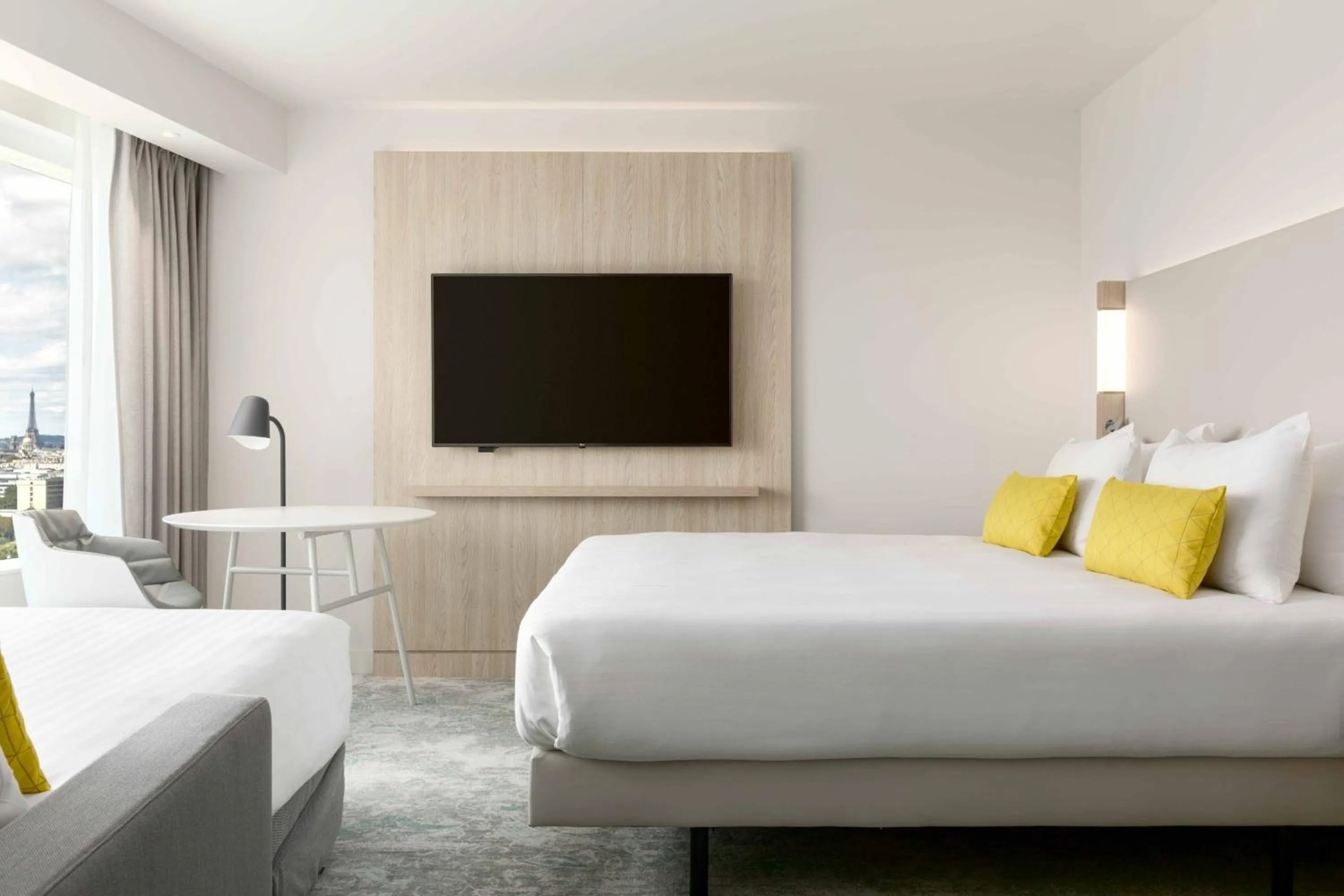 Photo of the whole room, Bed in Courtyard by Marriott Paris Gare de Lyon