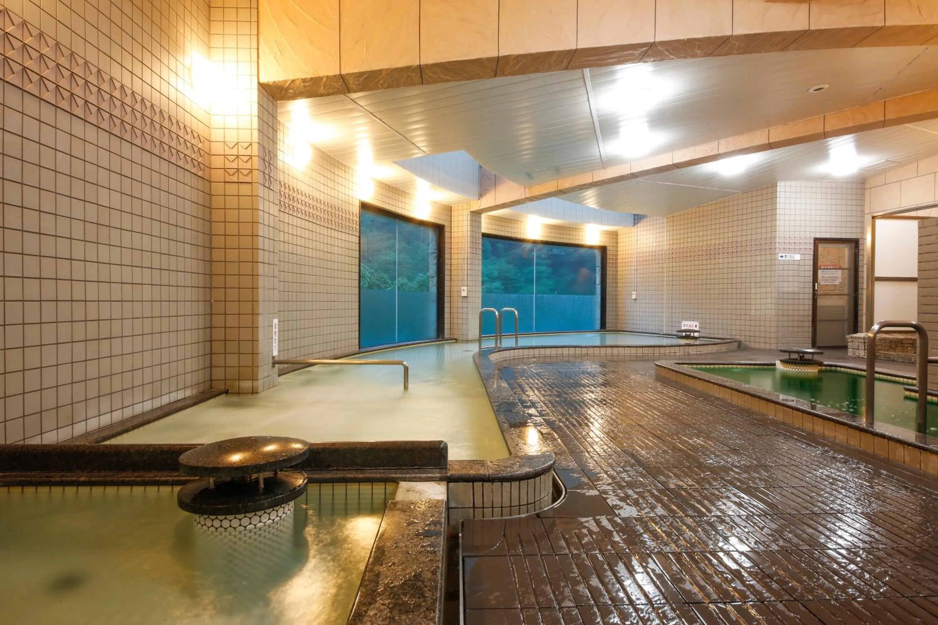 Hot Spring Bath in Blue Villa Anabuki
