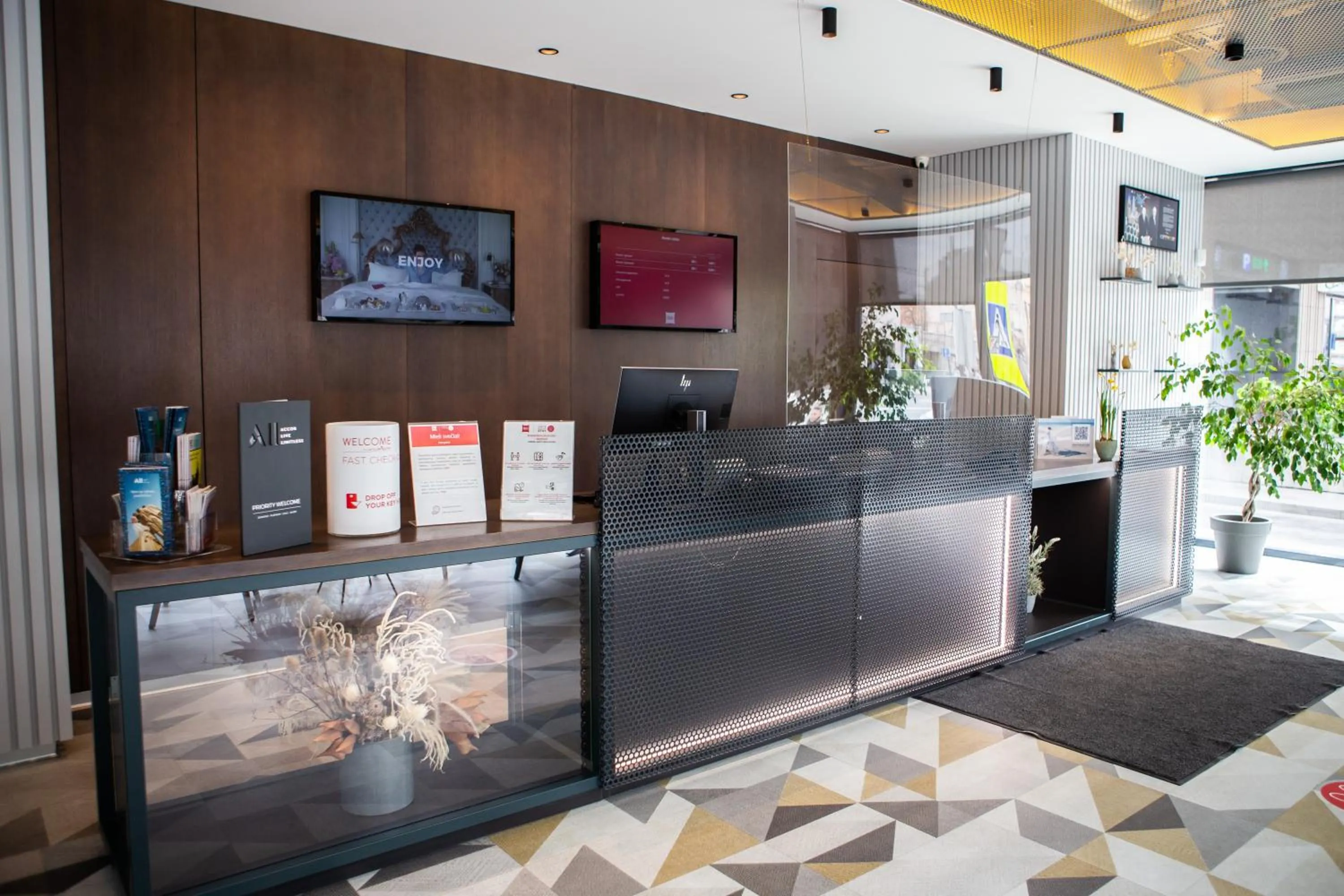 Lobby or reception in Ibis Kaunas Centre