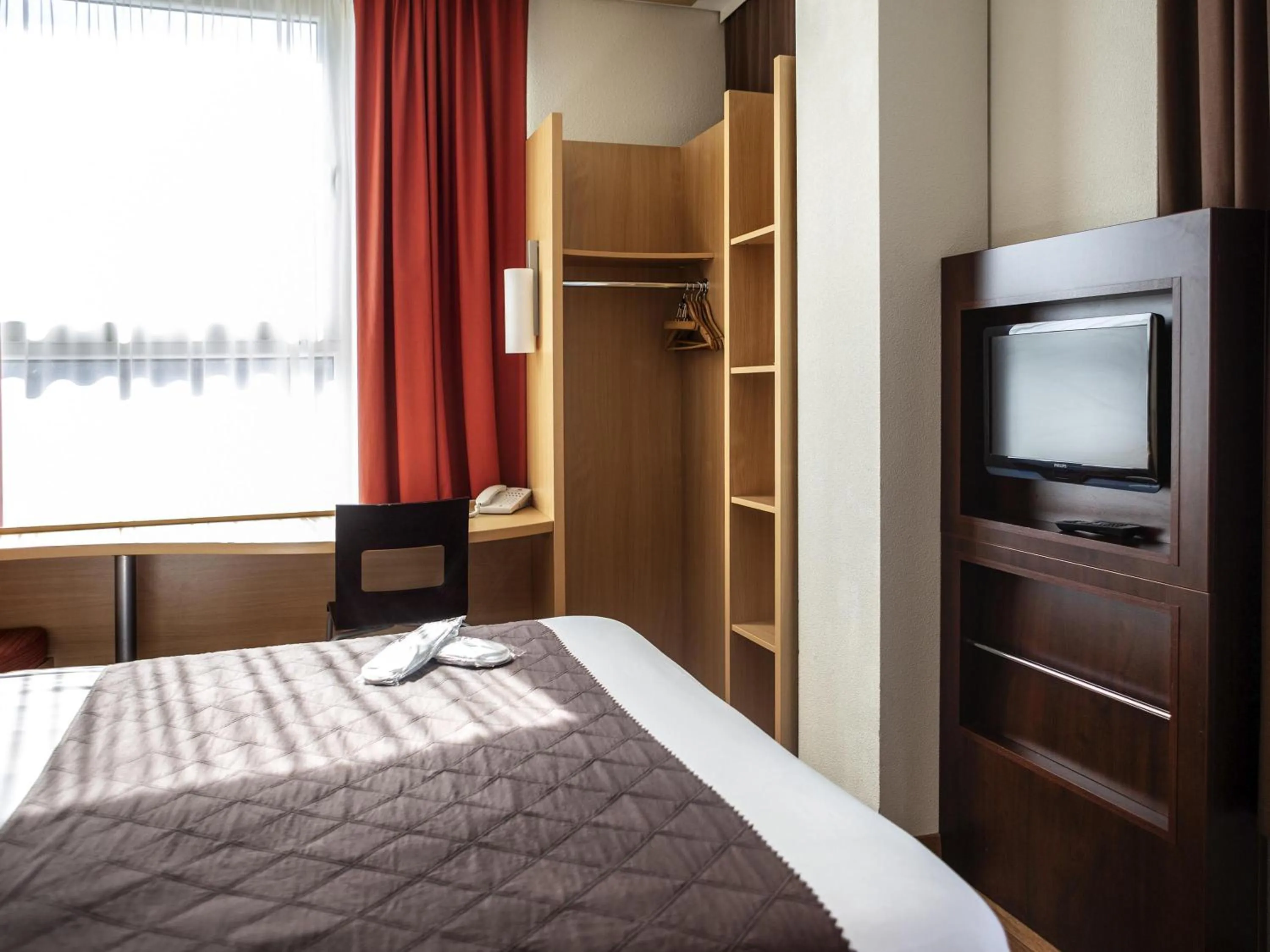 Bedroom, Bed in Ibis Kaunas Centre