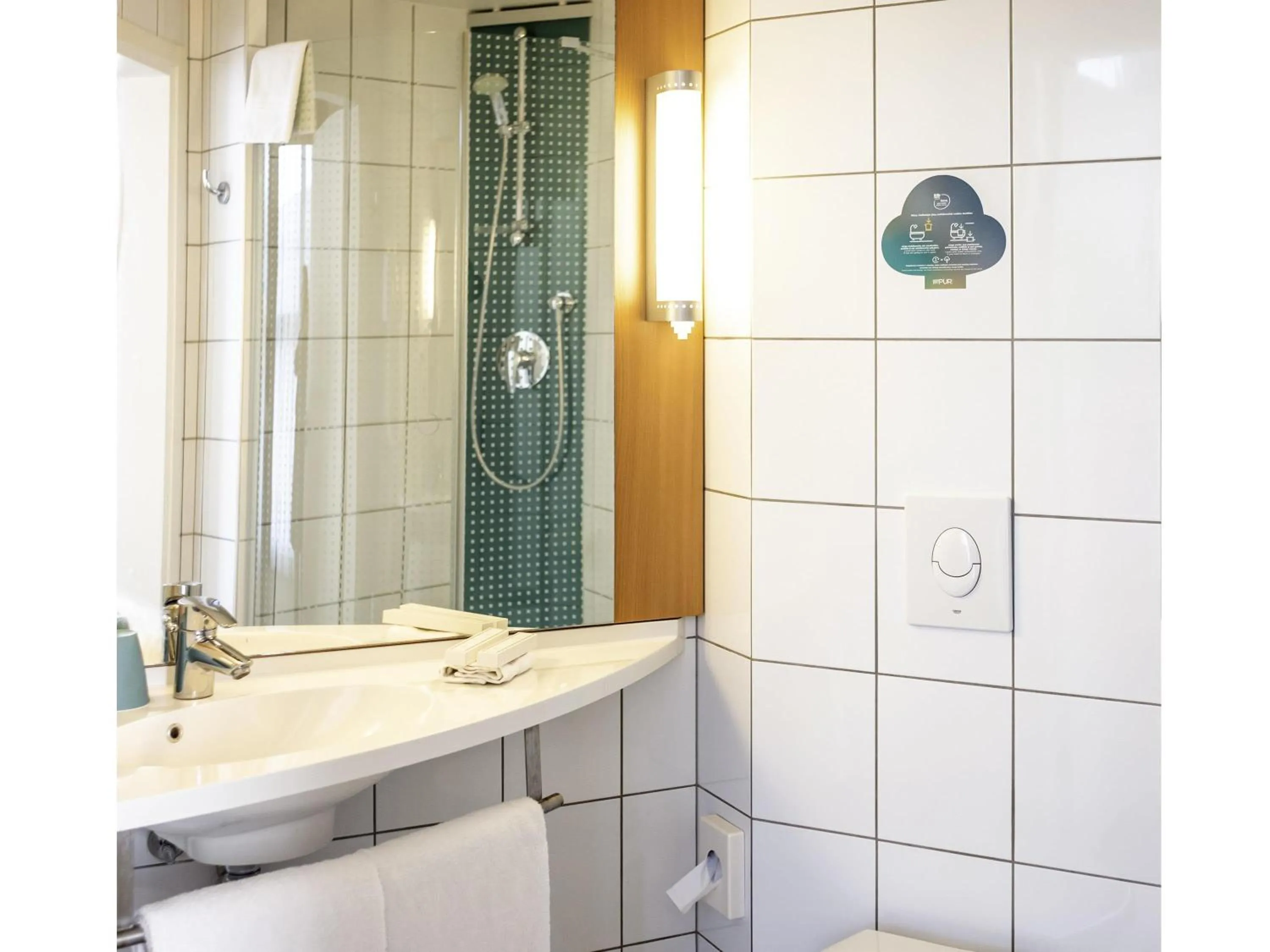 Bedroom in Ibis Kaunas Centre