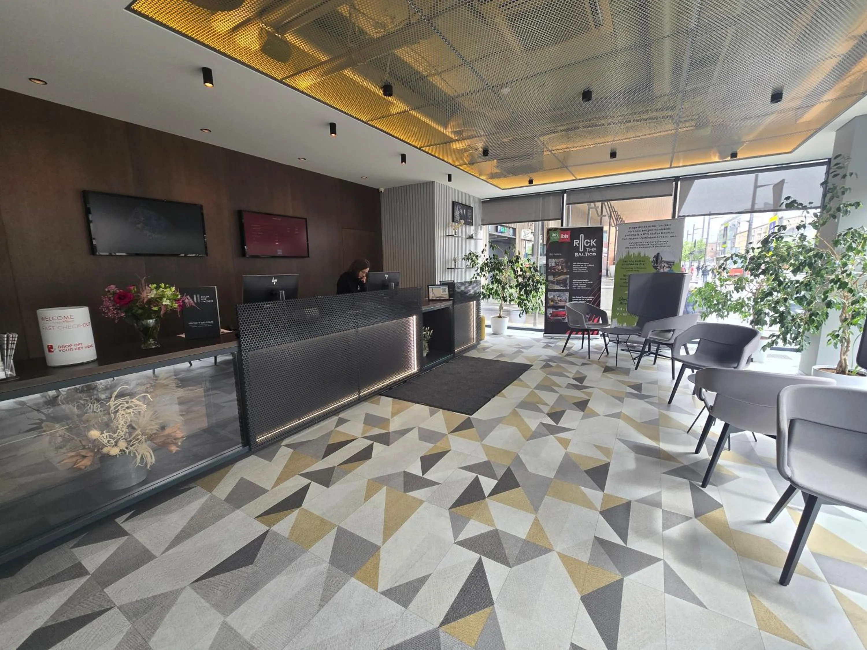 Lobby or reception in Ibis Kaunas Centre