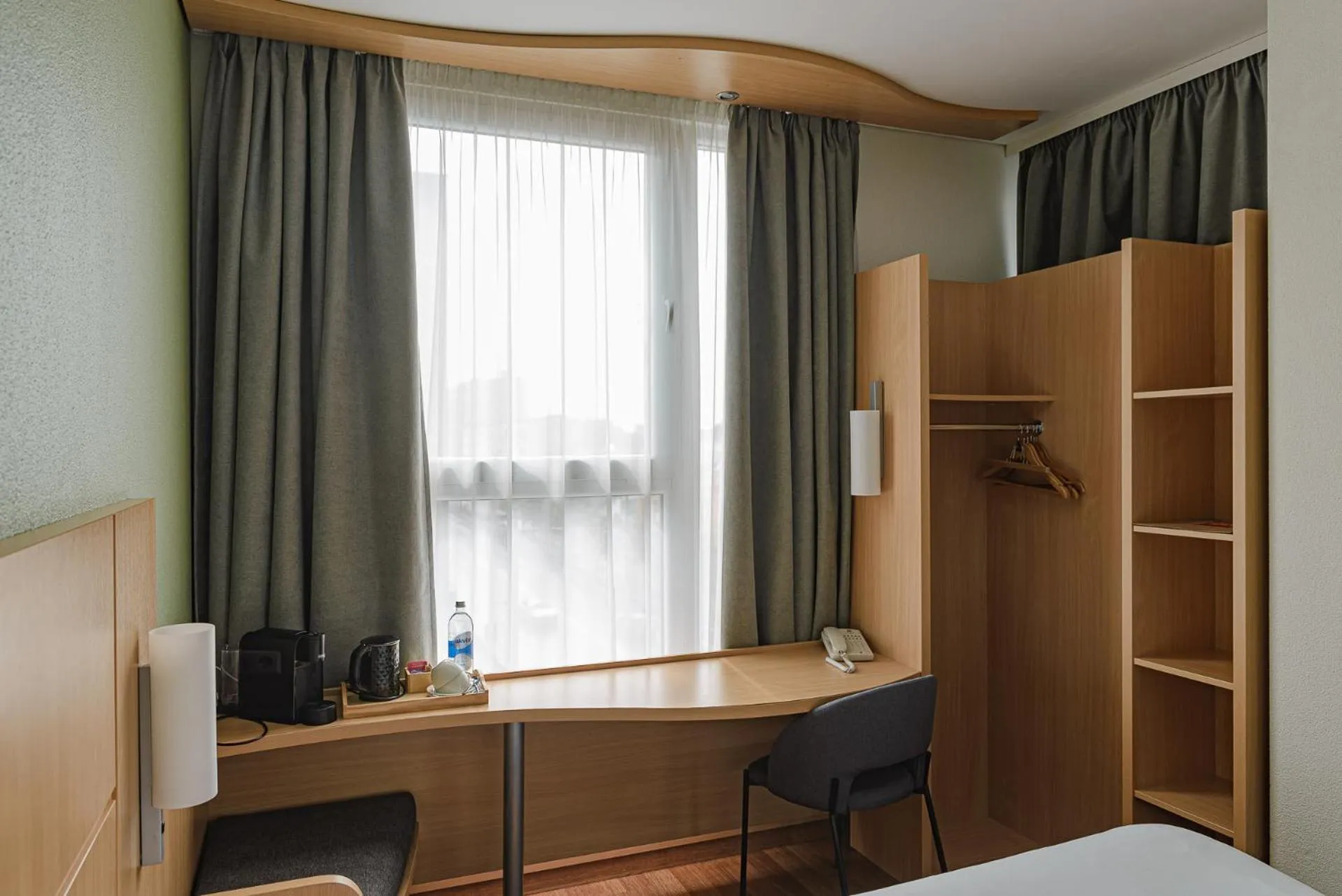 Coffee/tea facilities in Ibis Kaunas Centre