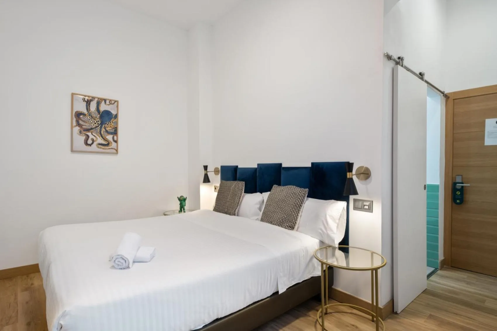 Bed in Malaga City Suites