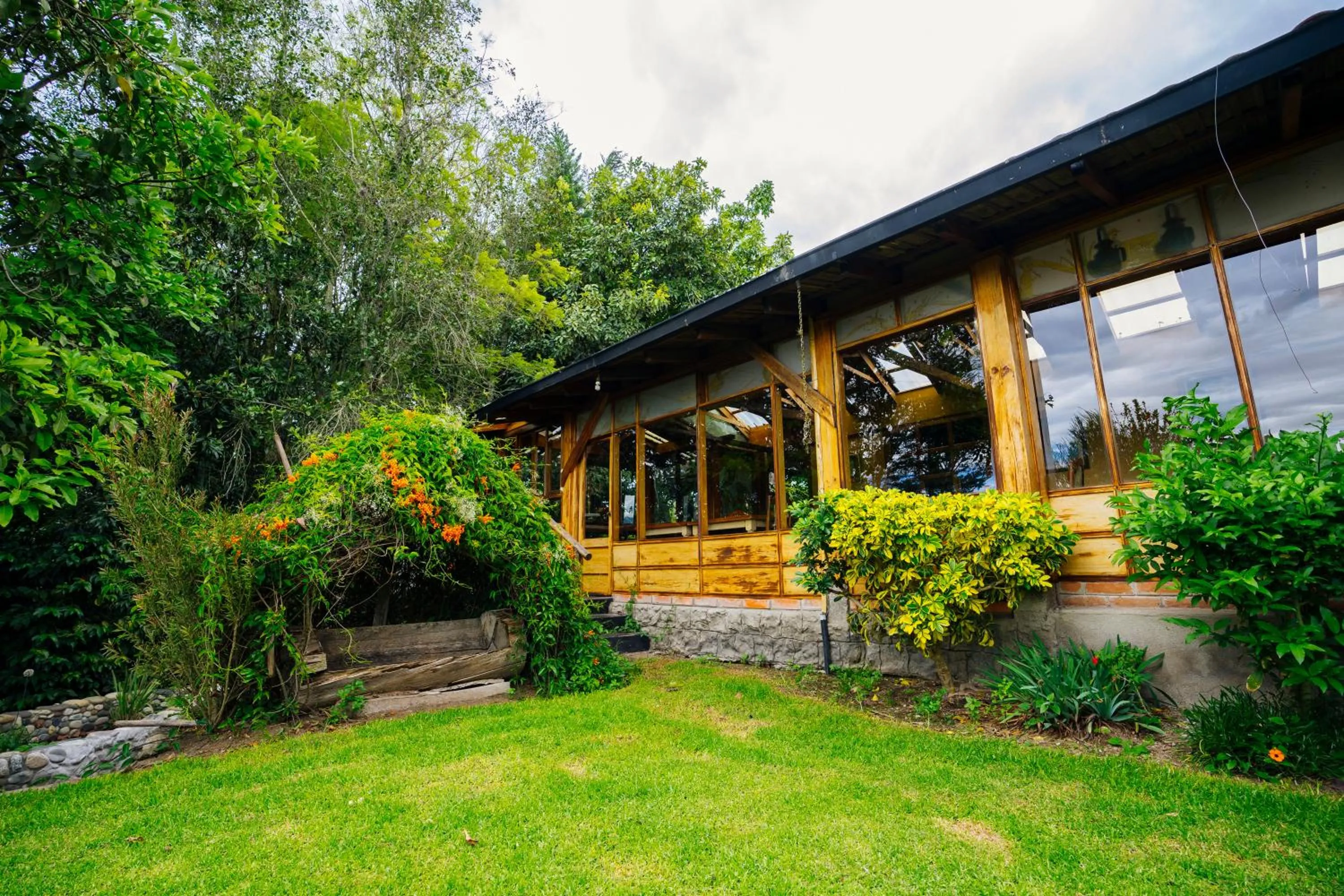 Property building in Hosteria Cananvalle