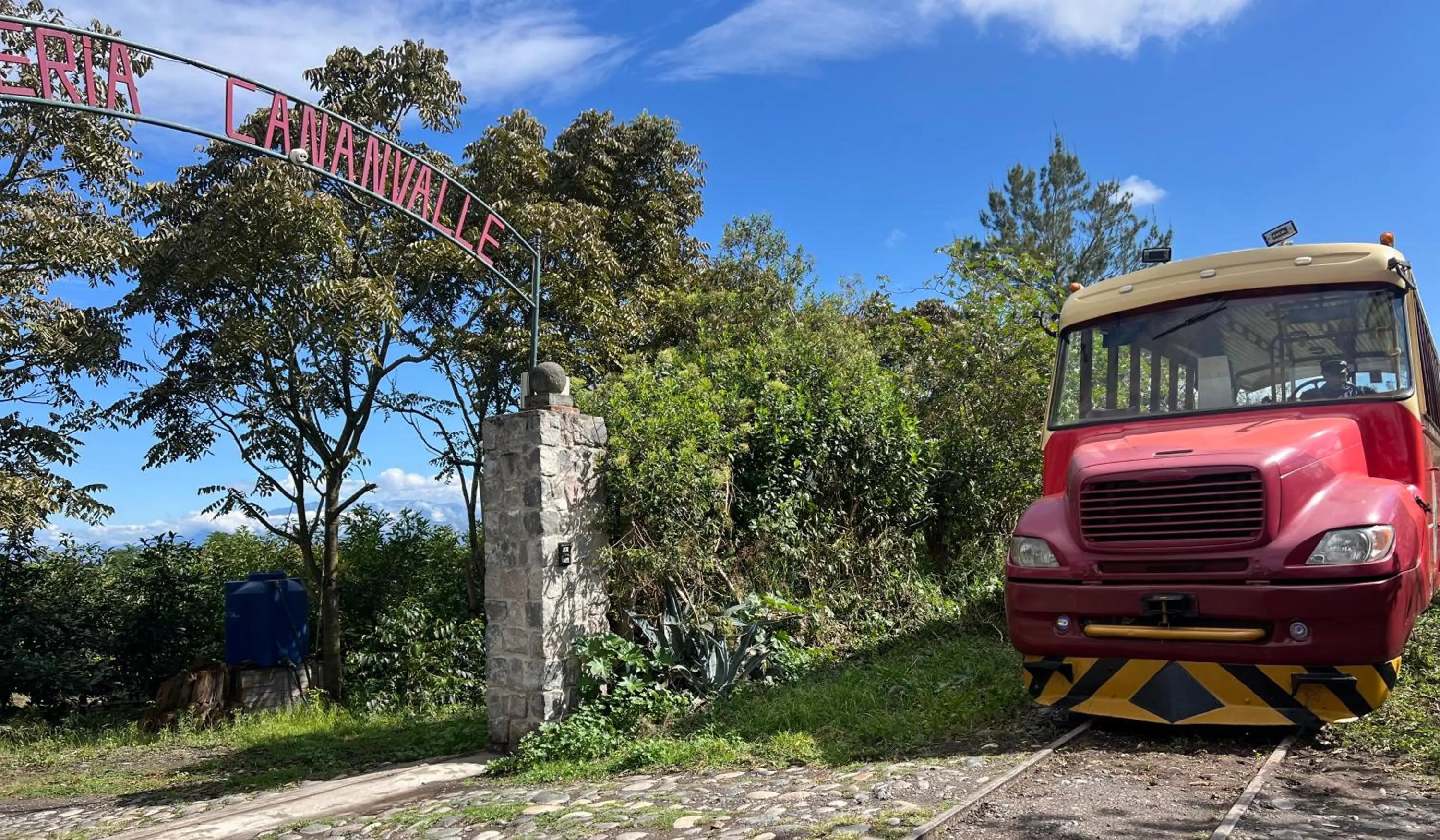 Facade/entrance in Hosteria Cananvalle