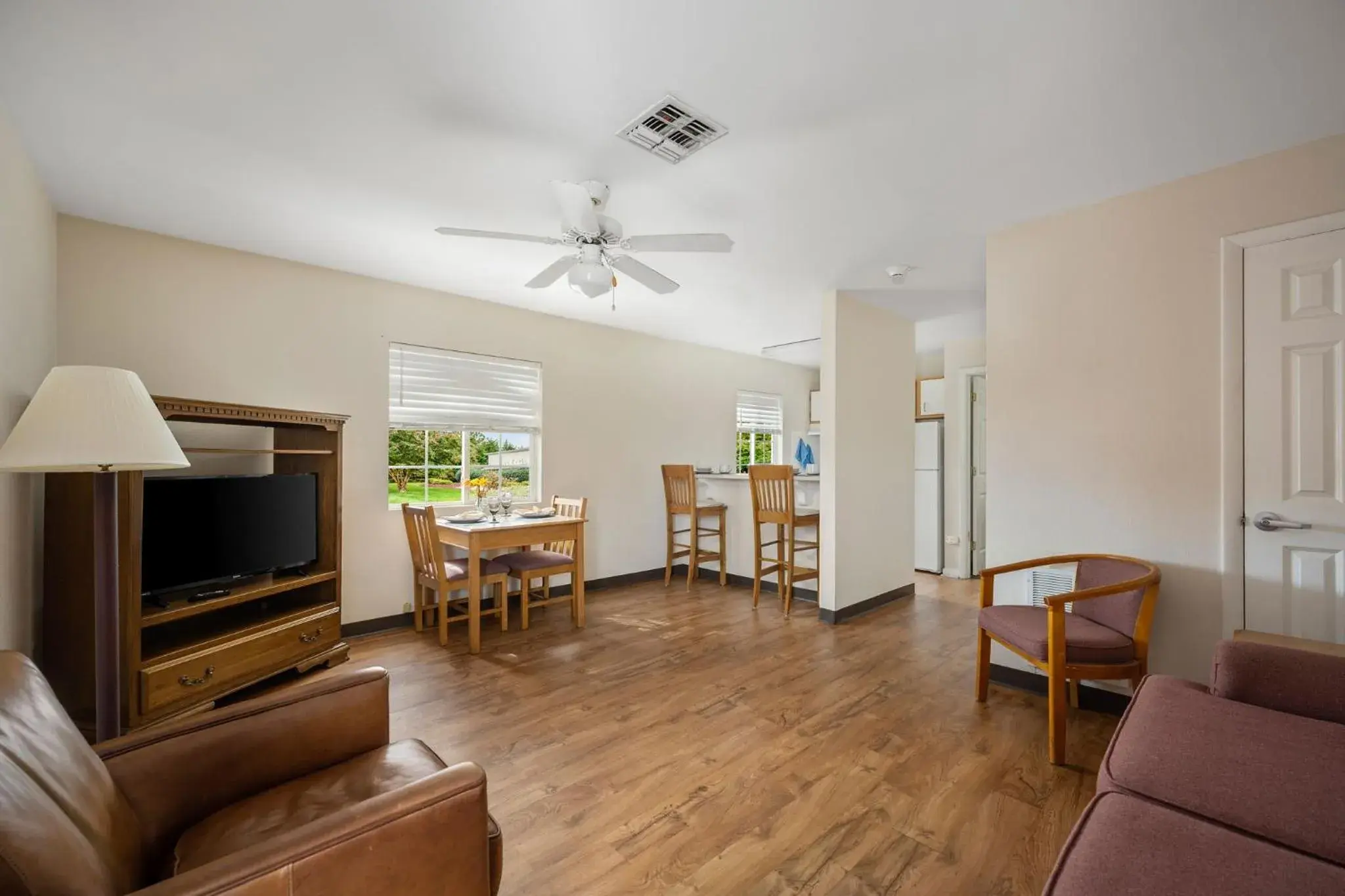 Living room in Affordable Suites Conover / Hickory Living room in Affordable Suites Conover / Hickory