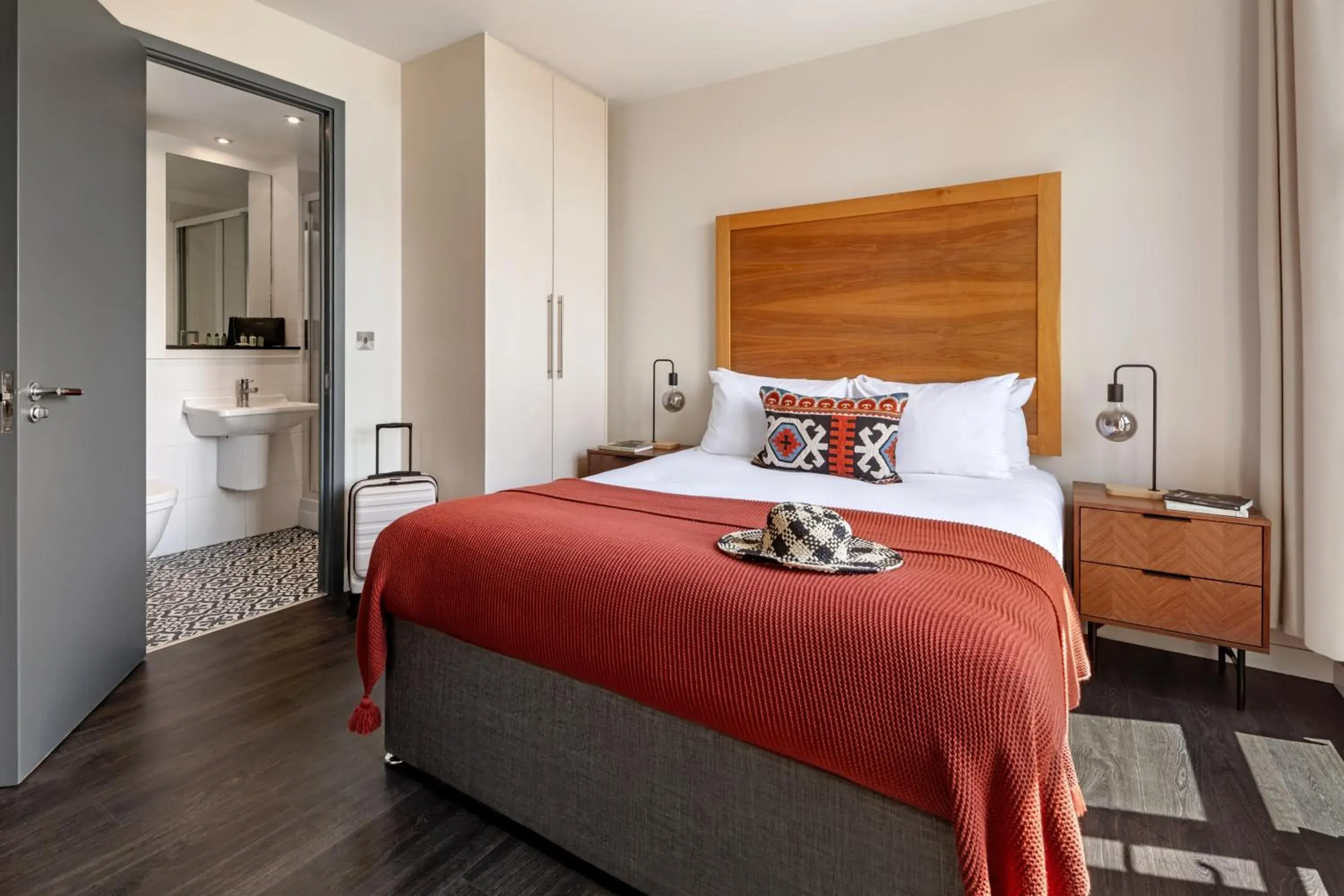 Bed in Marlin Canary Wharf Bed in Marlin Canary Wharf