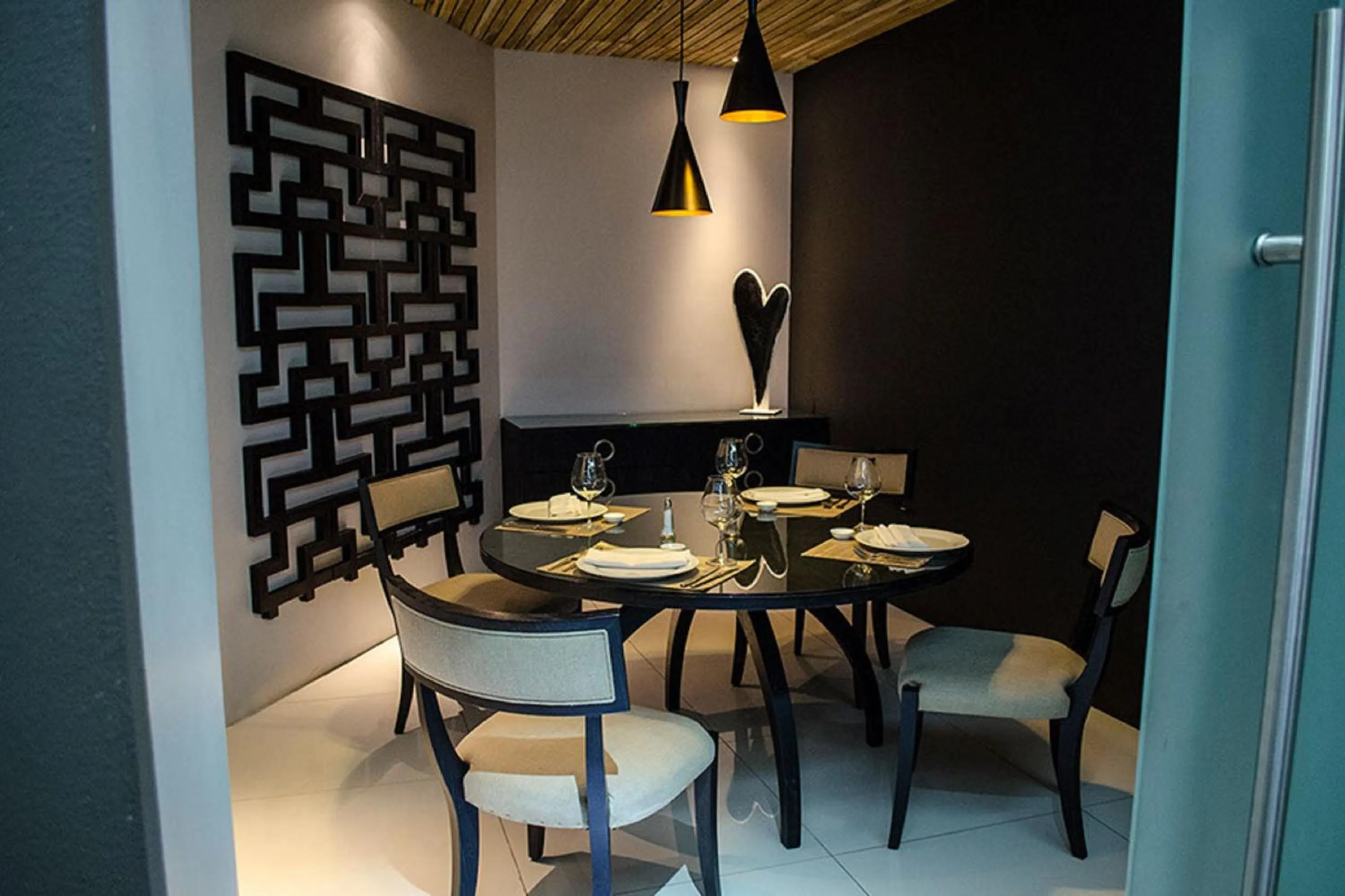 Restaurant/places to eat in NEhotel Nueva Estancia