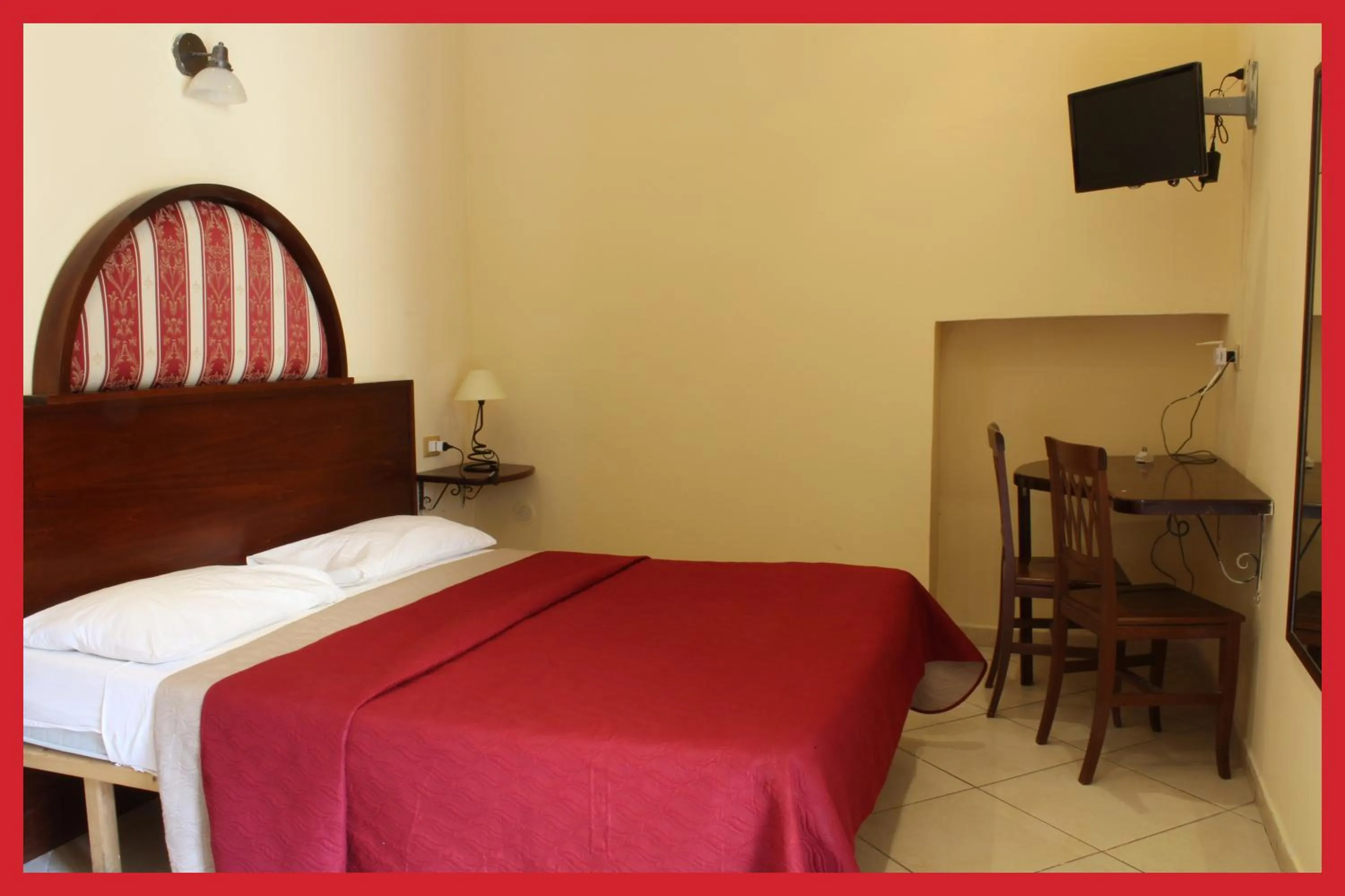 Photo of the whole room, Bed in B&B La Storia Di Napoli