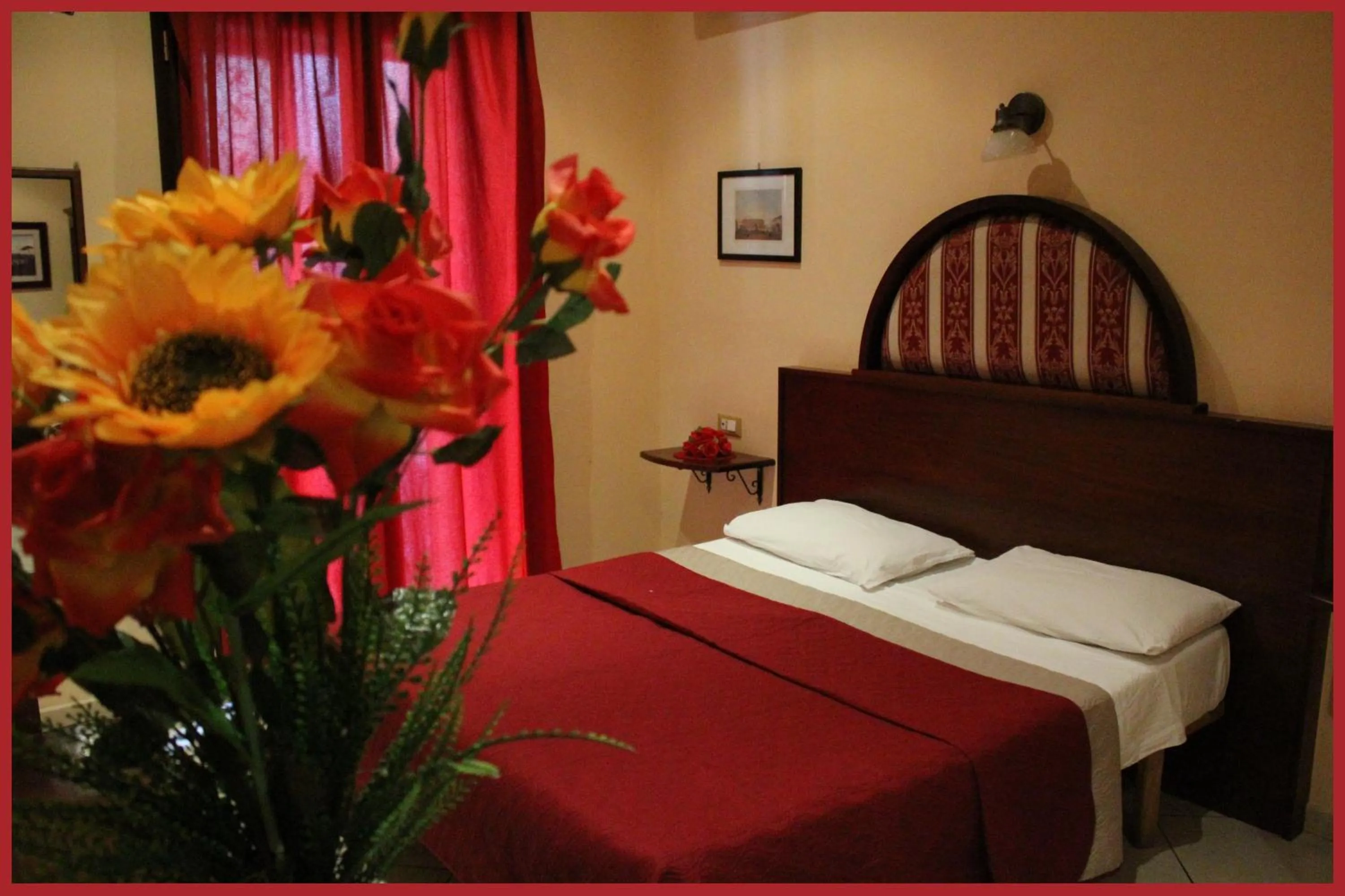 Photo of the whole room, Bed in B&B La Storia Di Napoli