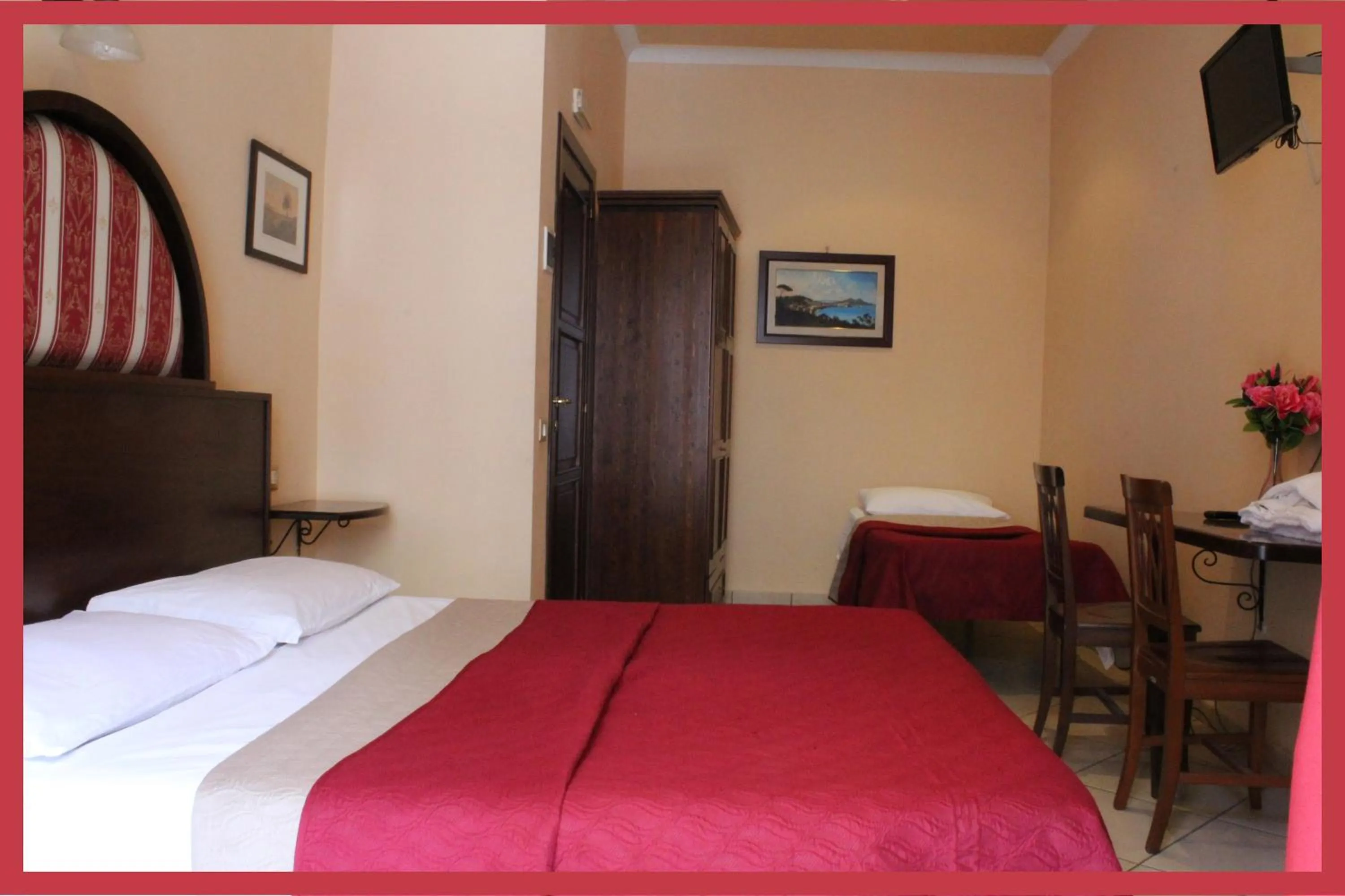 Photo of the whole room, Bed in B&B La Storia Di Napoli