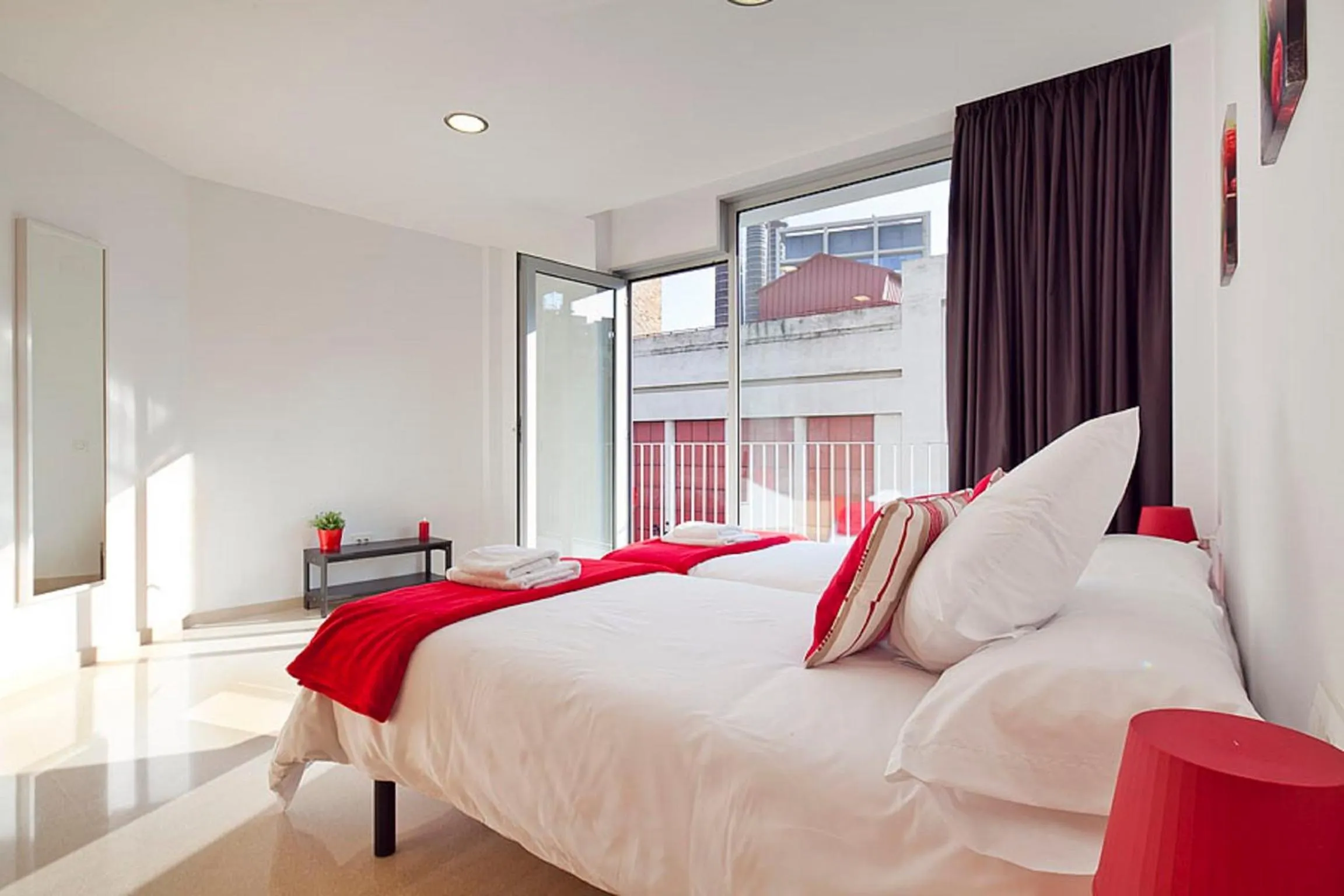 Bedroom, Bed in Charmsuites Nou Rambla