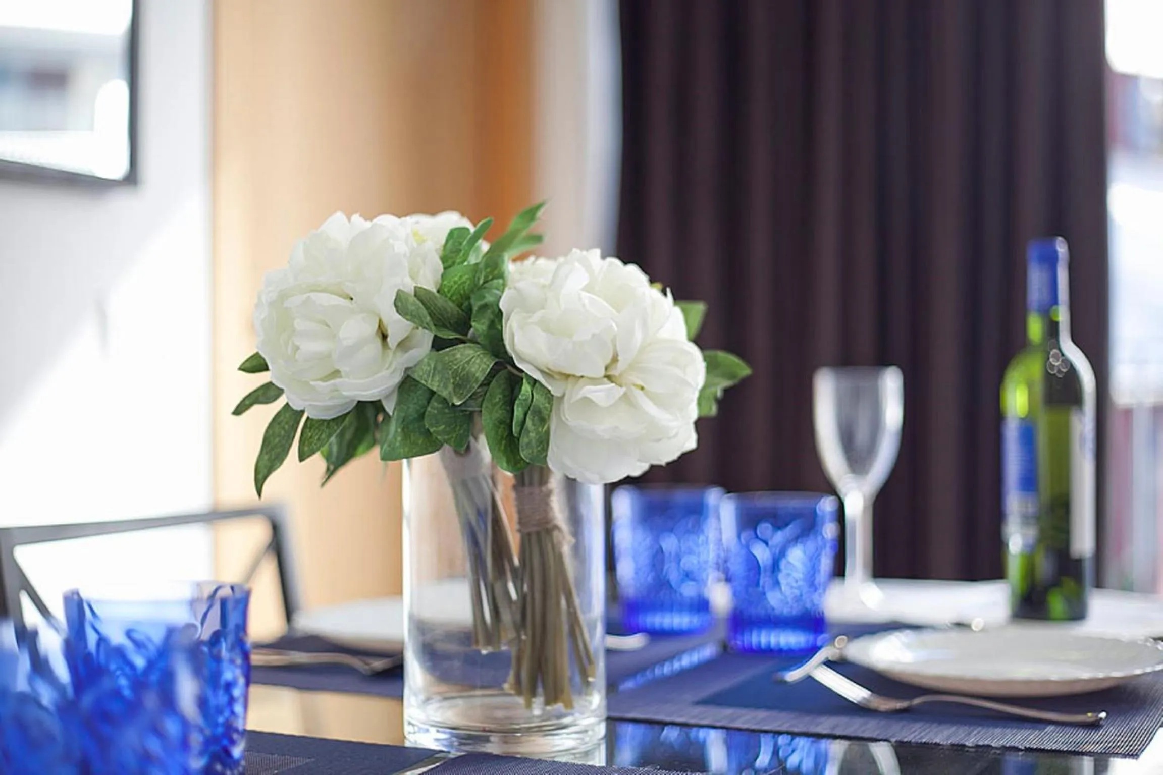 Dining area in Charmsuites Nou Rambla
