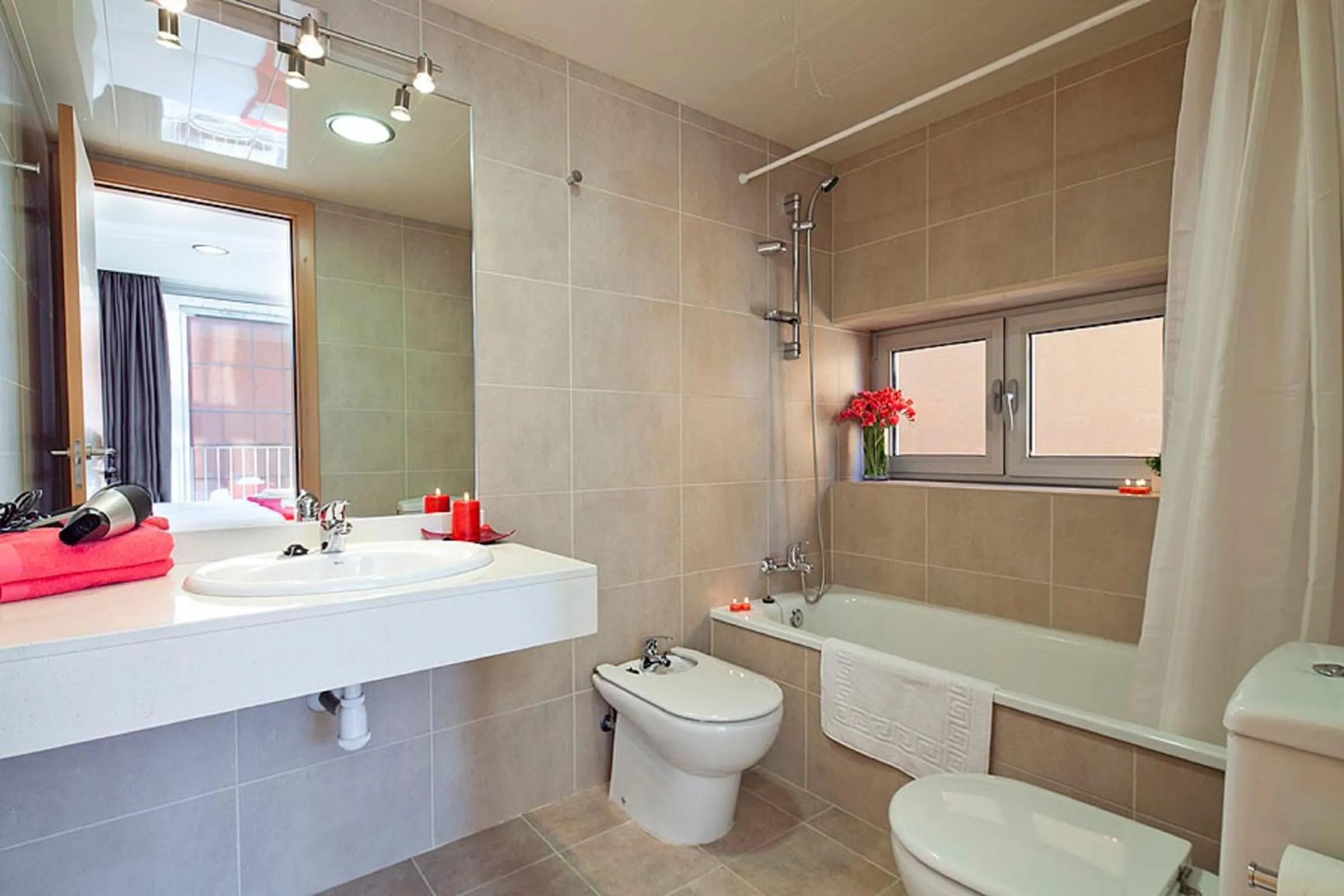 Bathroom in Charmsuites Nou Rambla