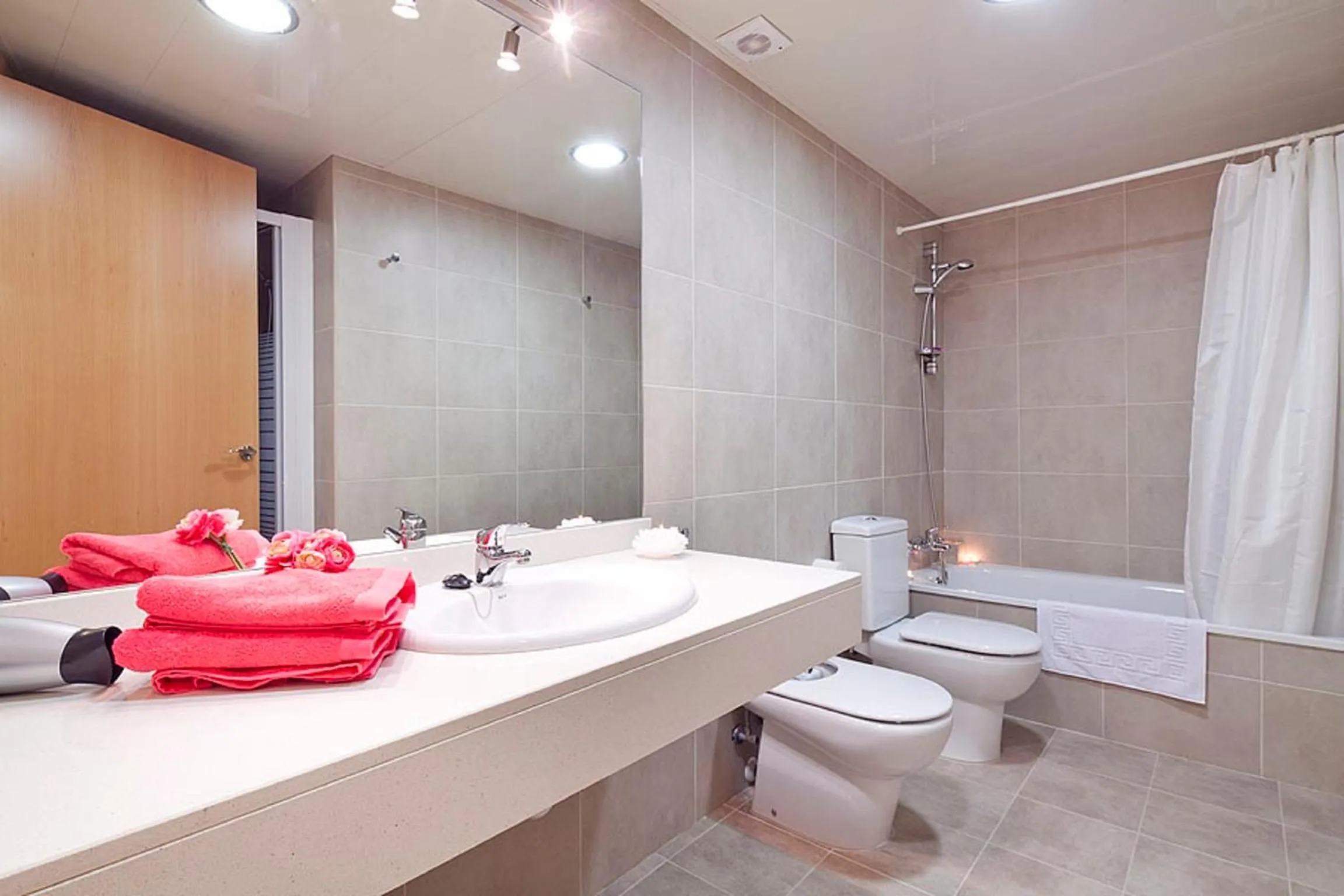 Bathroom in Charmsuites Nou Rambla