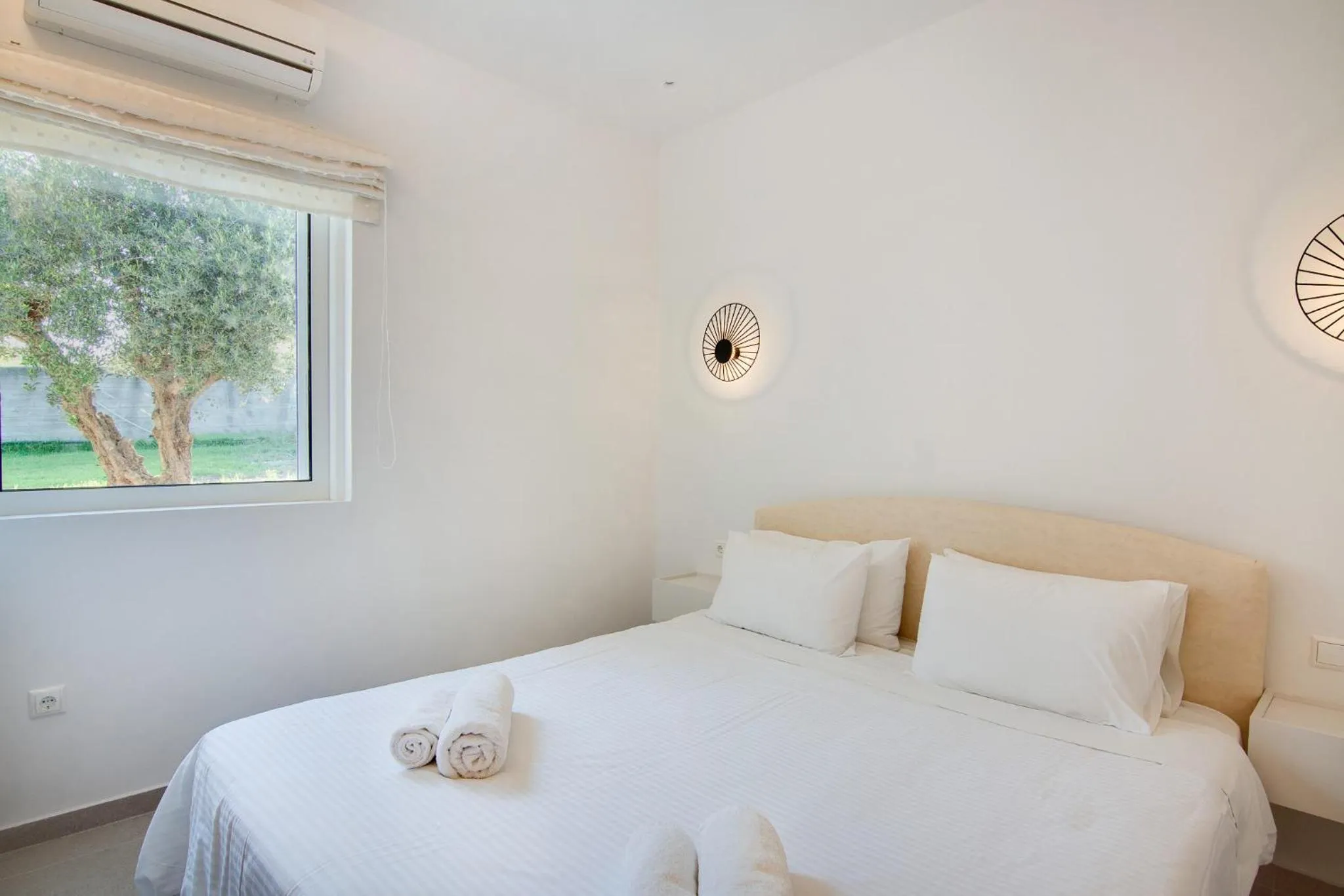 Bed in Peroulia Beach Houses