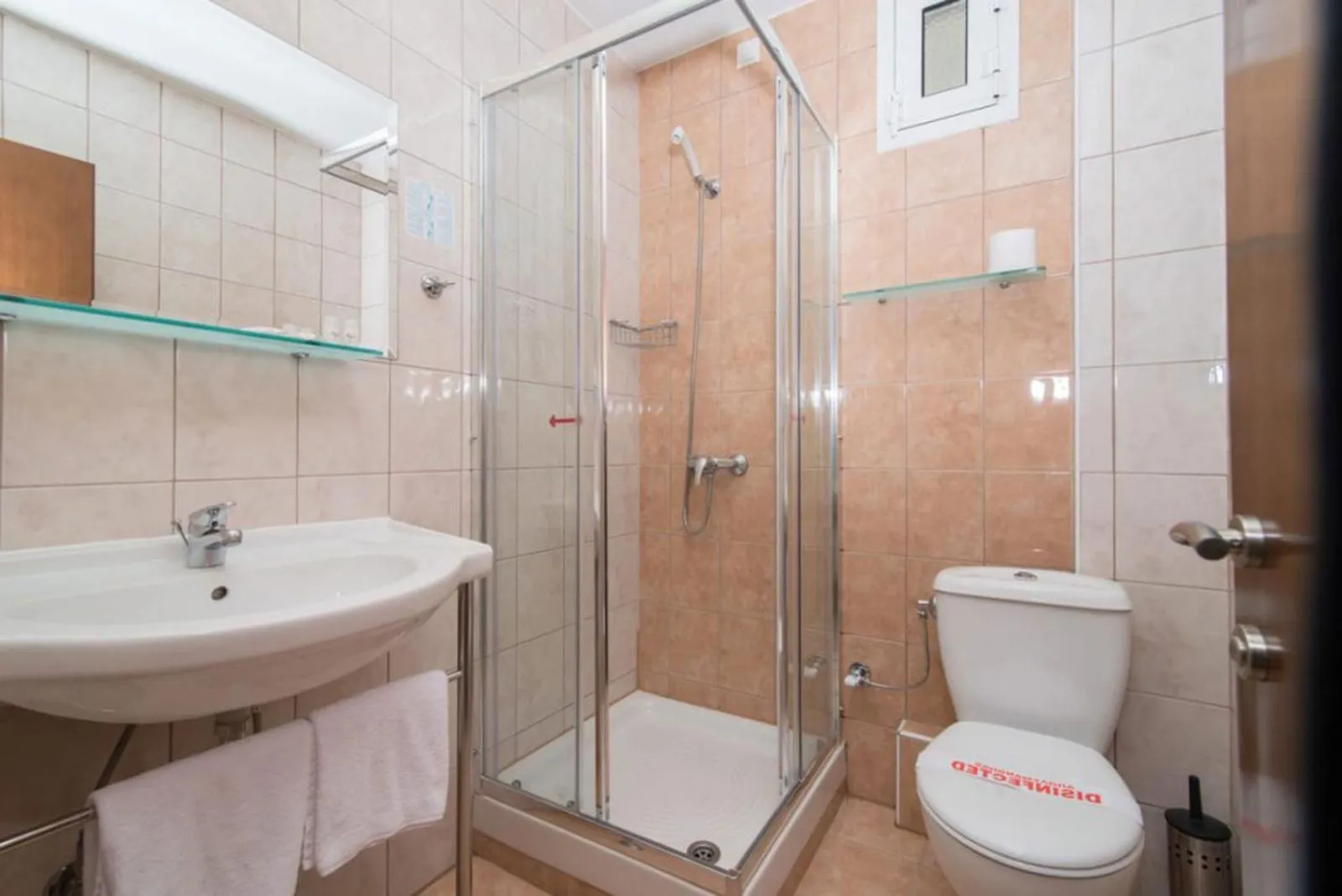 Shower in Hotel Europe