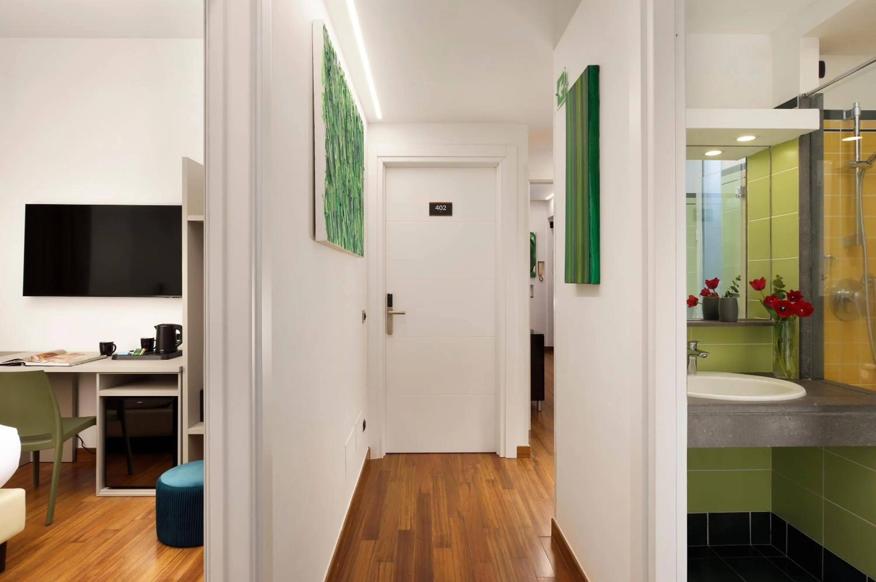 Bathroom in Colosseo Panorama by GHOR