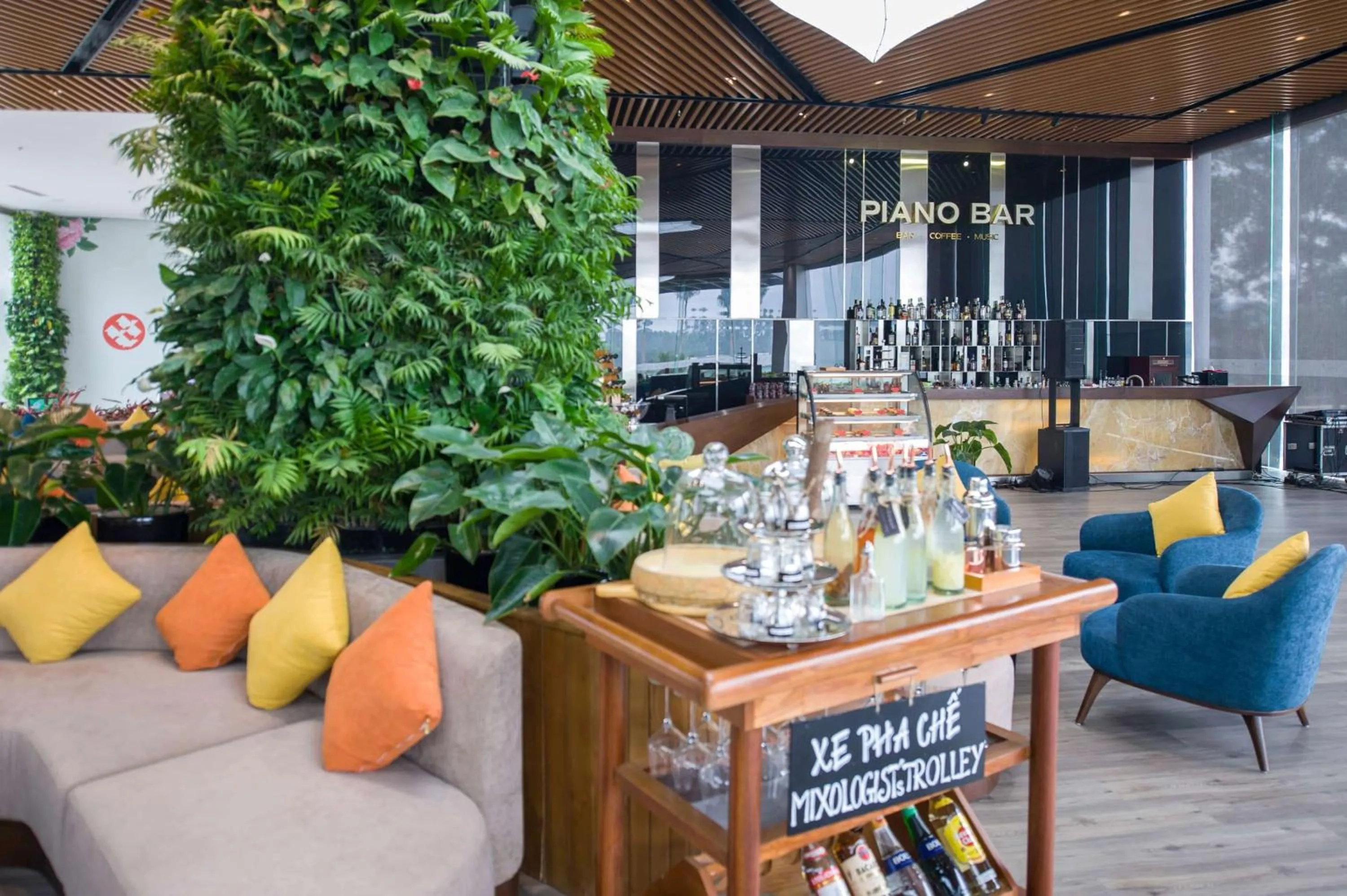 Lounge or bar in Flamingo Resort Dai Lai