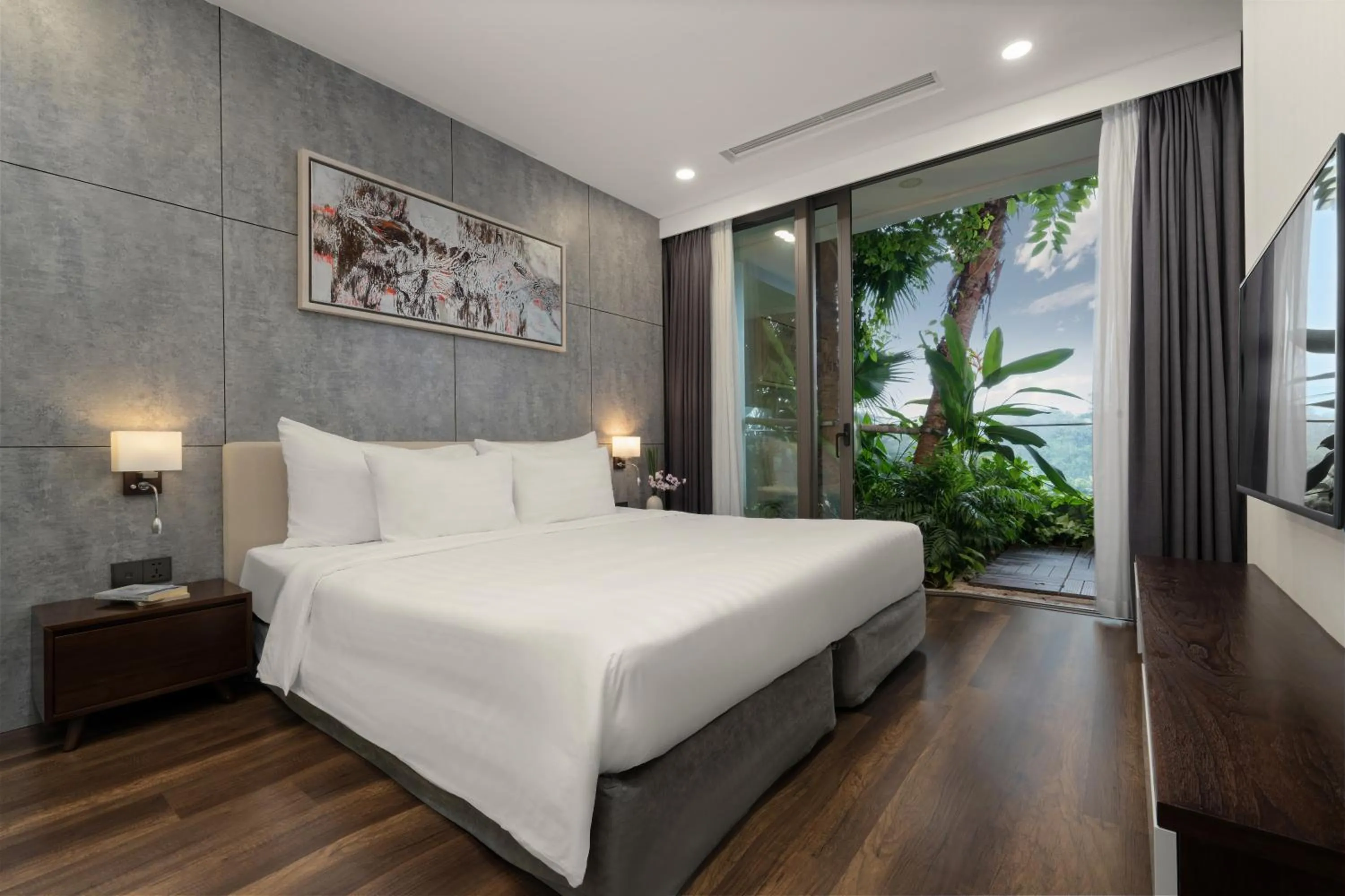 Bedroom, Bed in Flamingo Resort Dai Lai