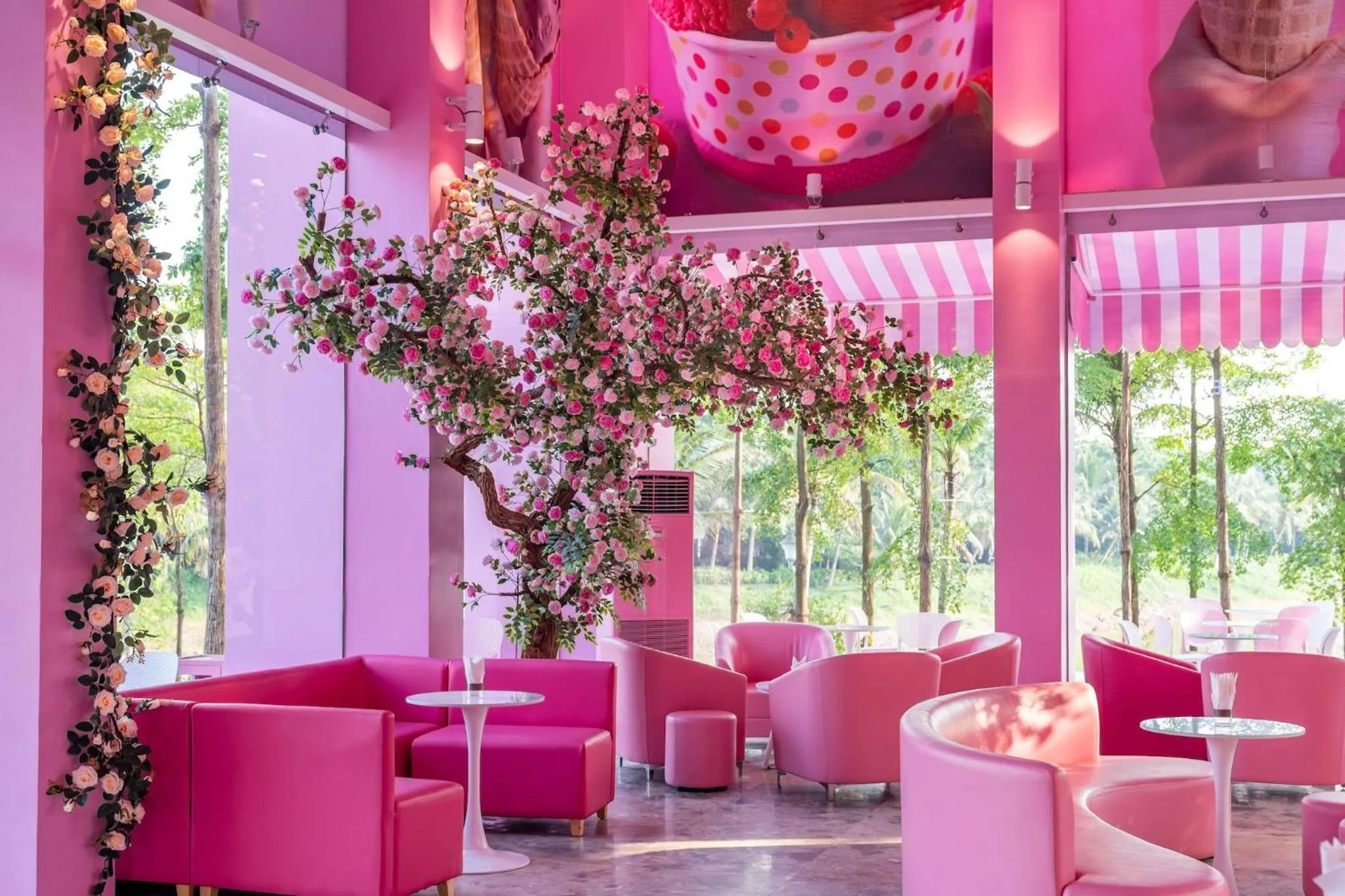 Entertainment in Flamingo Resort Dai Lai