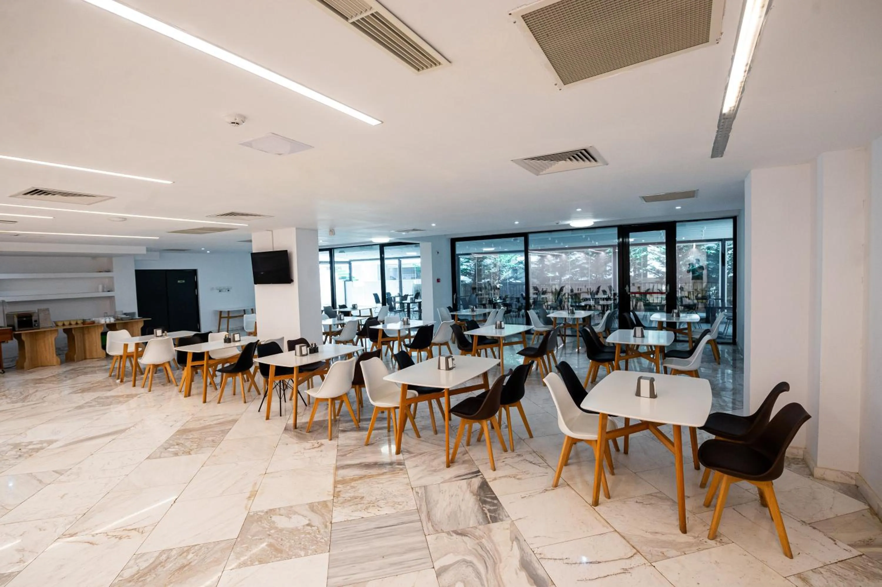 Restaurant/places to eat in Hotel Clas Mamaia Nord