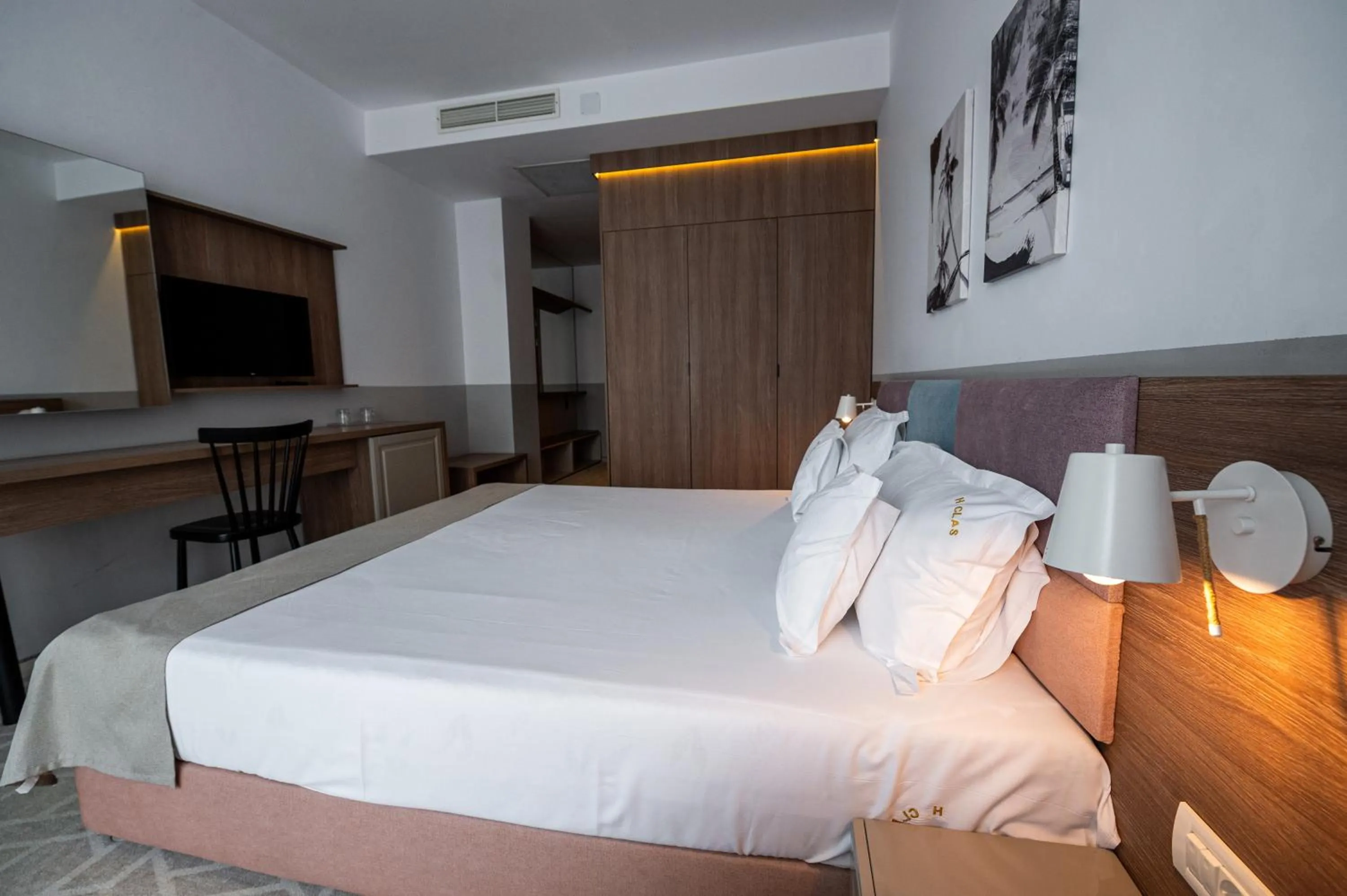 Bed in Hotel Clas Mamaia Nord