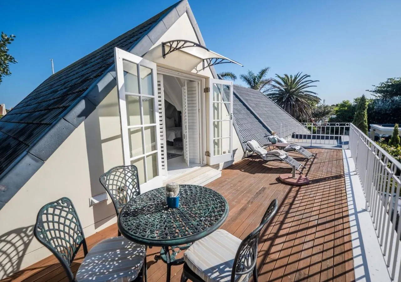 Patio in Admiralty Beach House