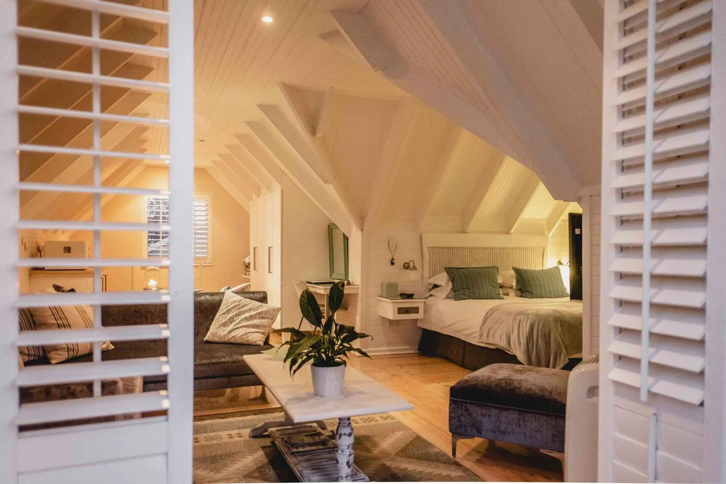 Bed in Admiralty Beach House