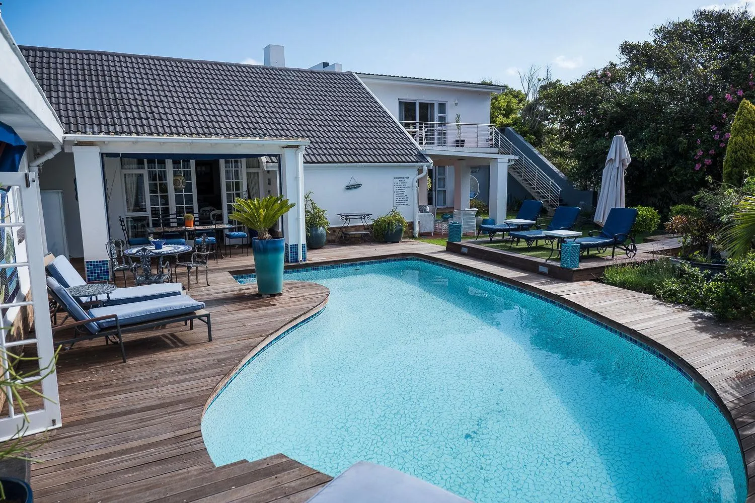 Swimming pool in Admiralty Beach House
