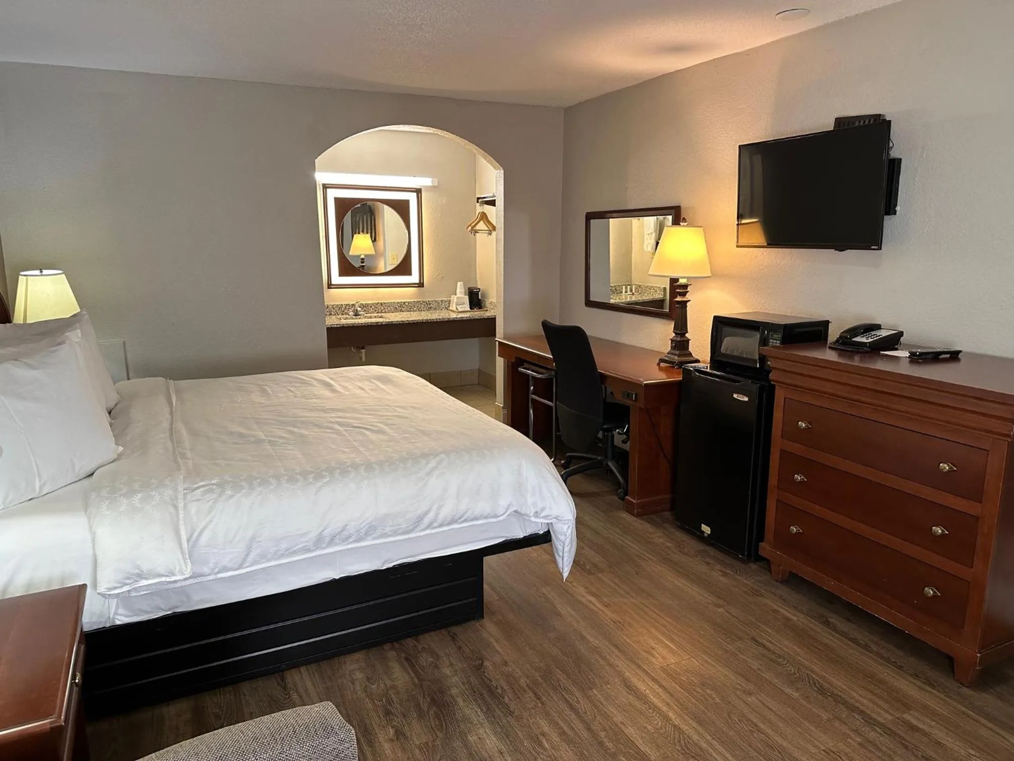 Property building, Bed in NATION'S INN of Wake County - Raleigh Crabtree