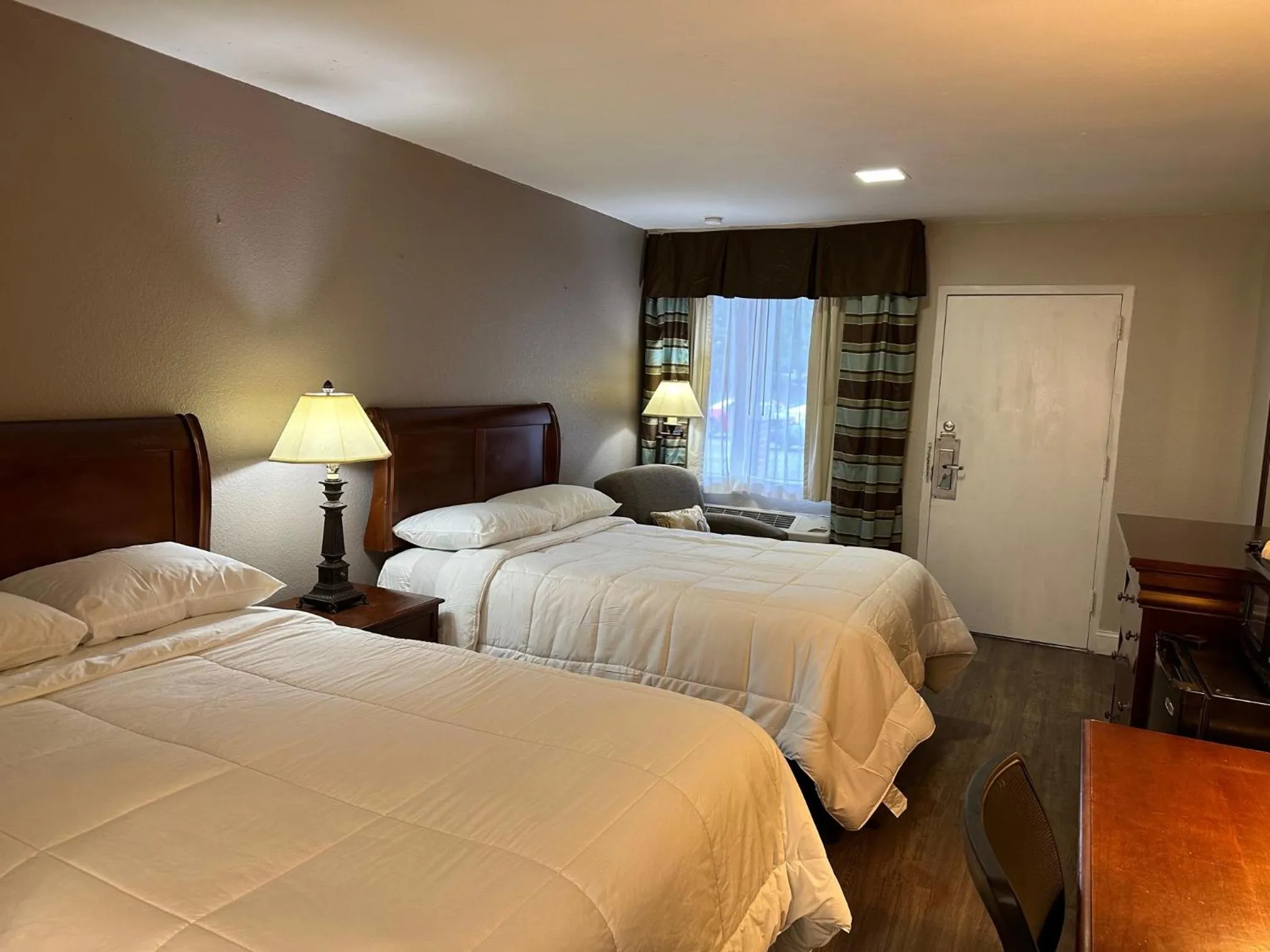 Property building, Bed in NATION'S INN of Wake County - Raleigh Crabtree