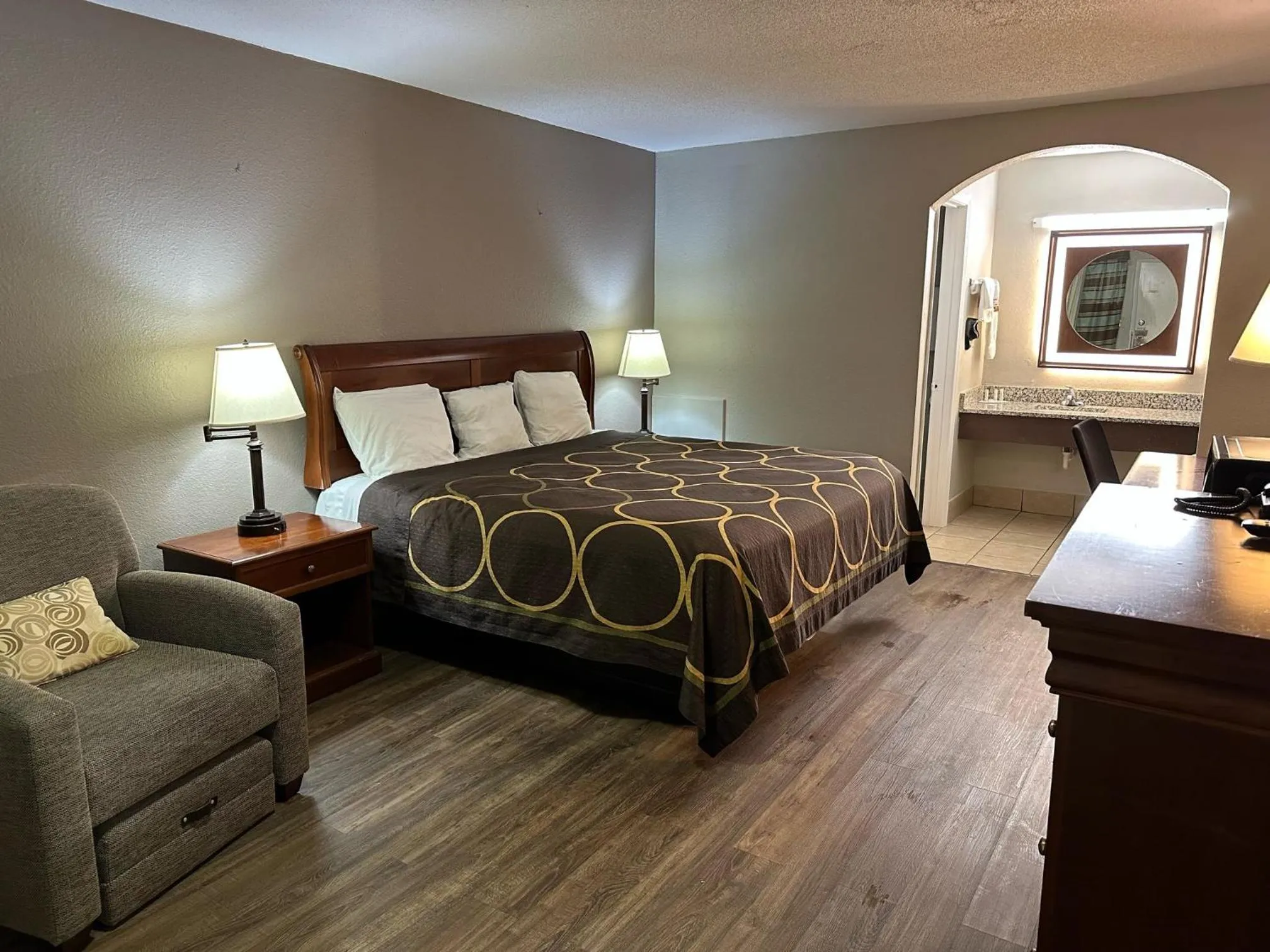 Property building, Bed in NATION'S INN of Wake County - Raleigh Crabtree