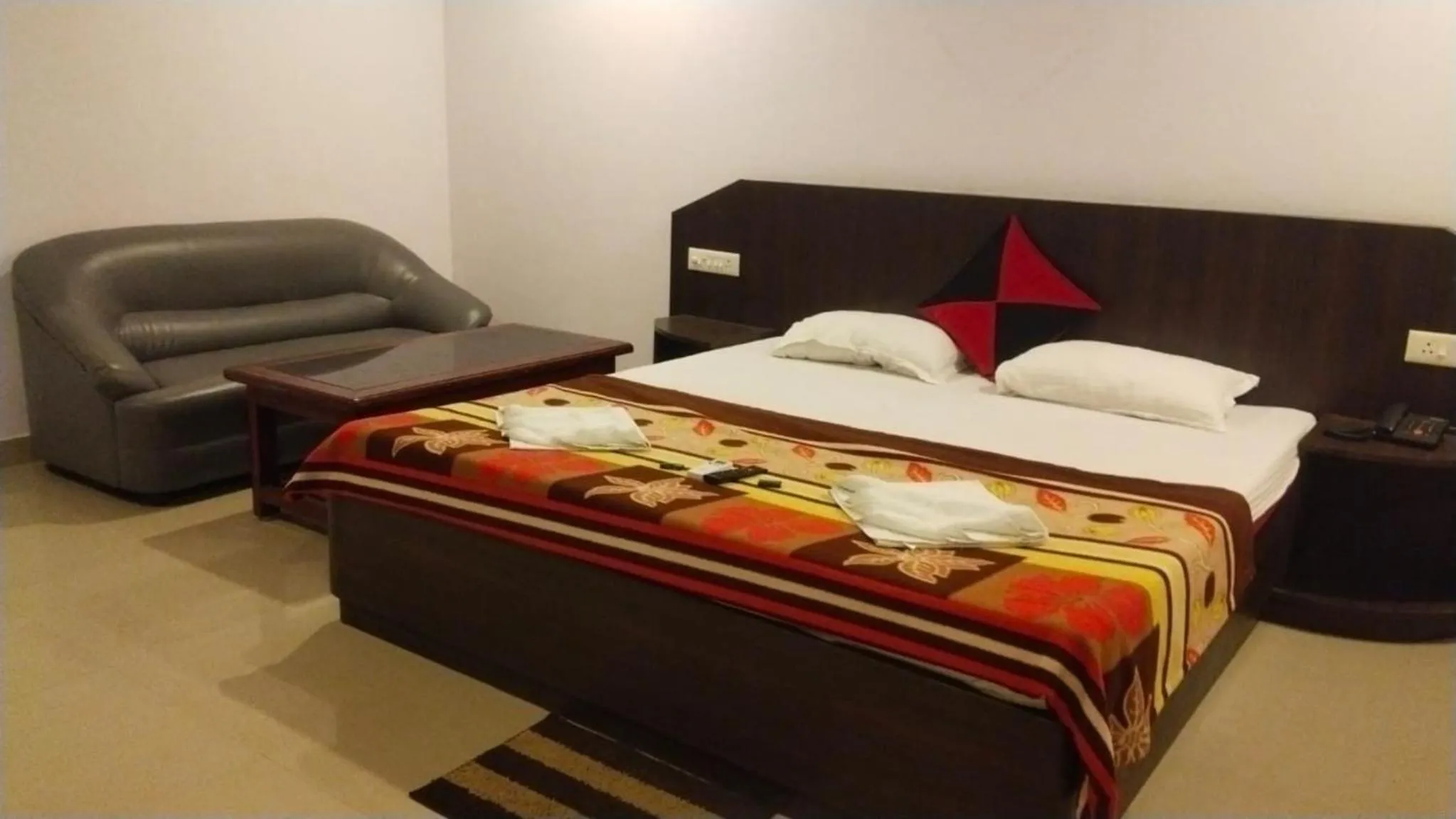 Bedroom, Bed in Hotel Amullya