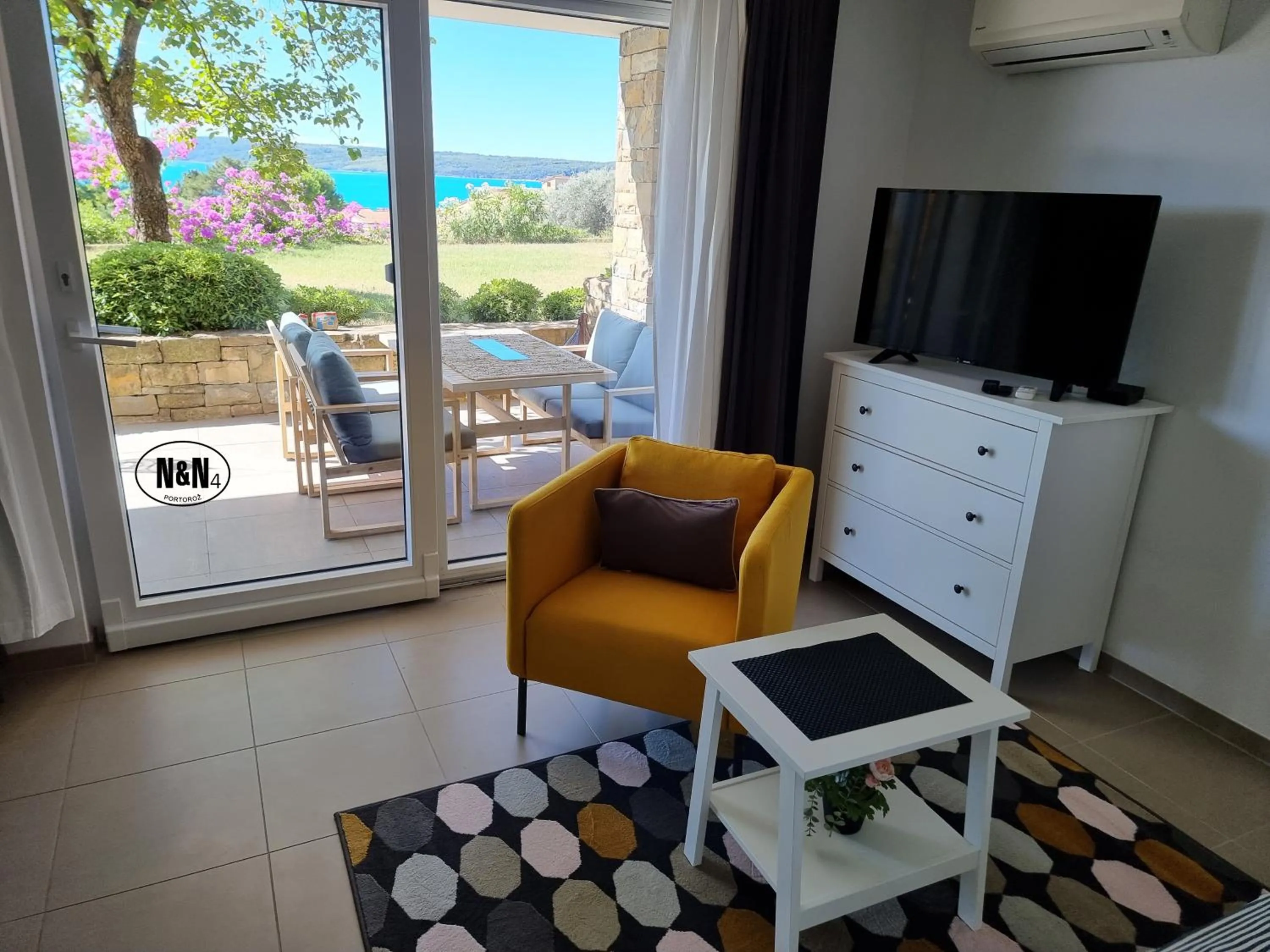 N&N Apartments and Rooms by Locap Group