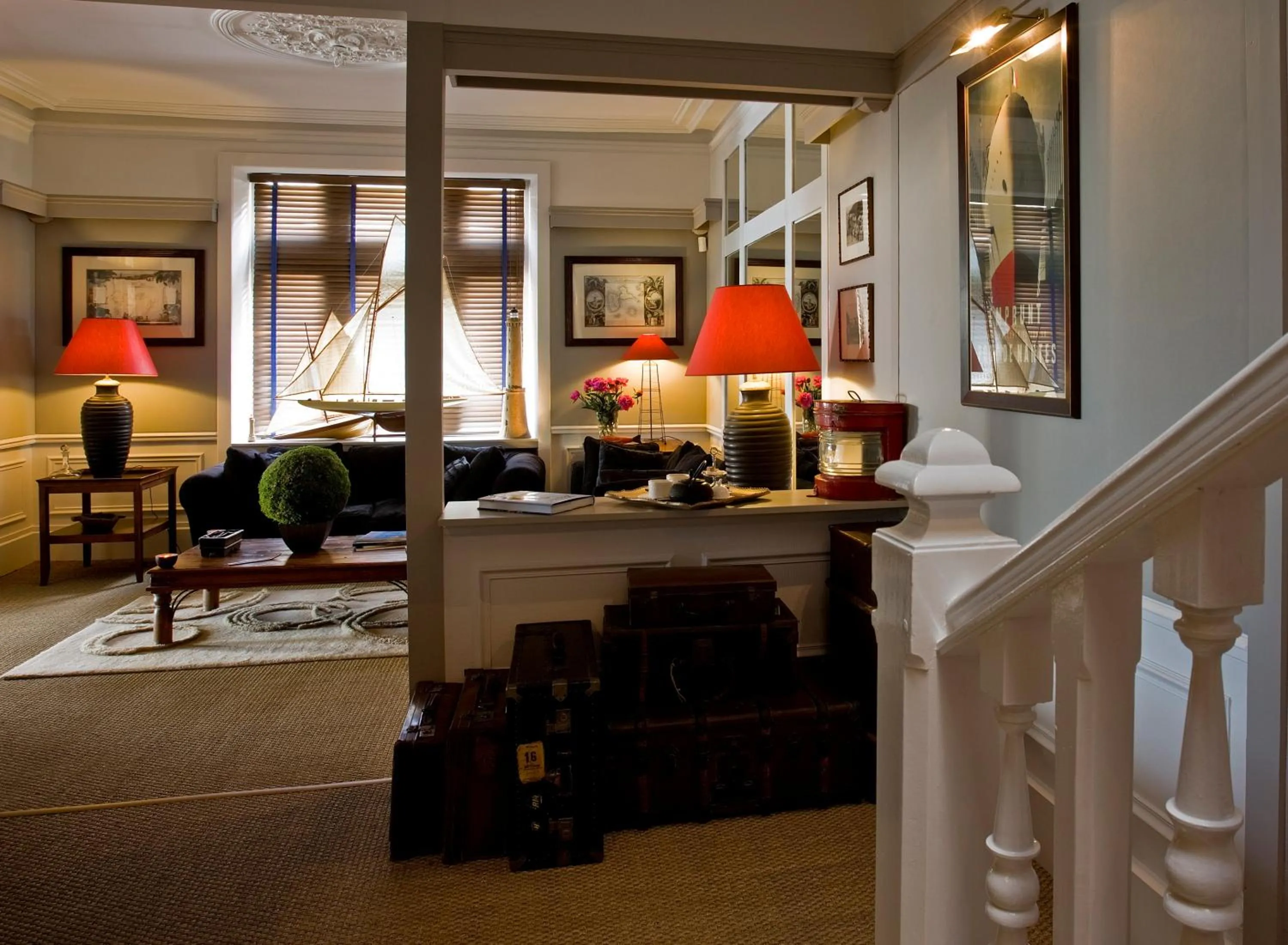 Library in Le Petit Hôtel des Hortensias