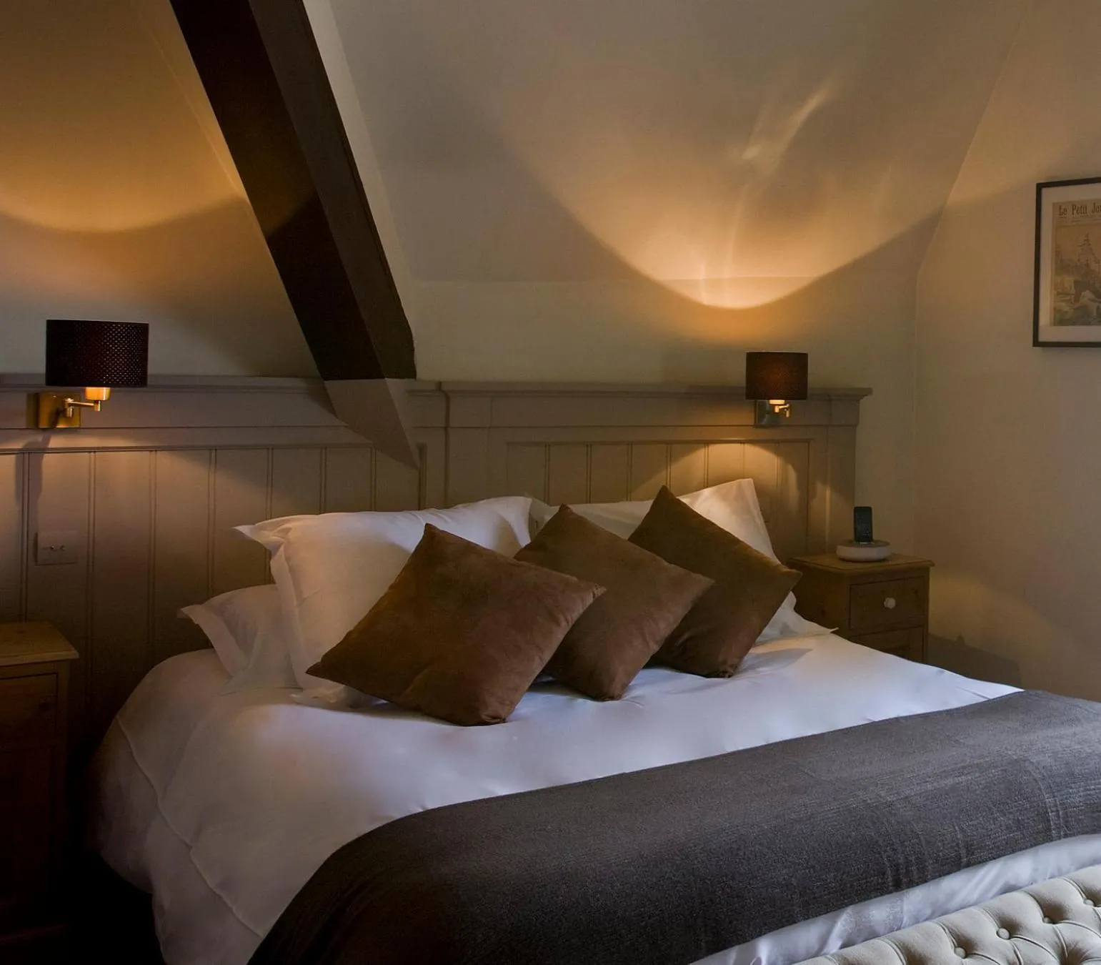 Photo of the whole room, Bed in Le Petit Hôtel des Hortensias
