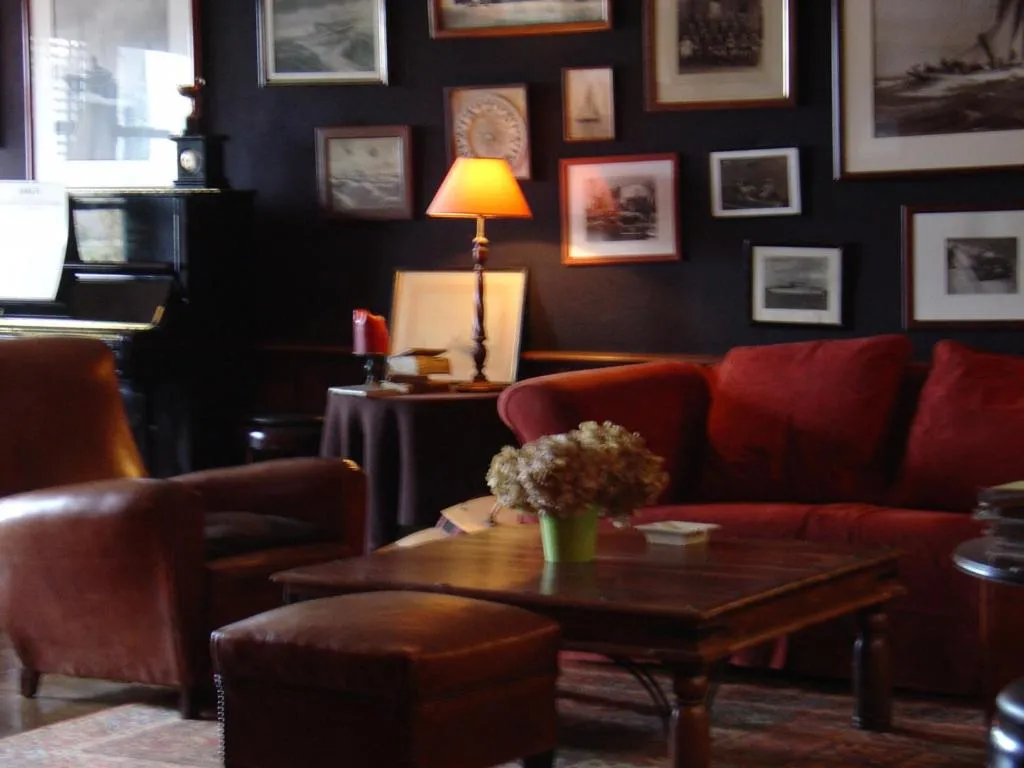 TV and multimedia in Le Petit Hôtel des Hortensias
