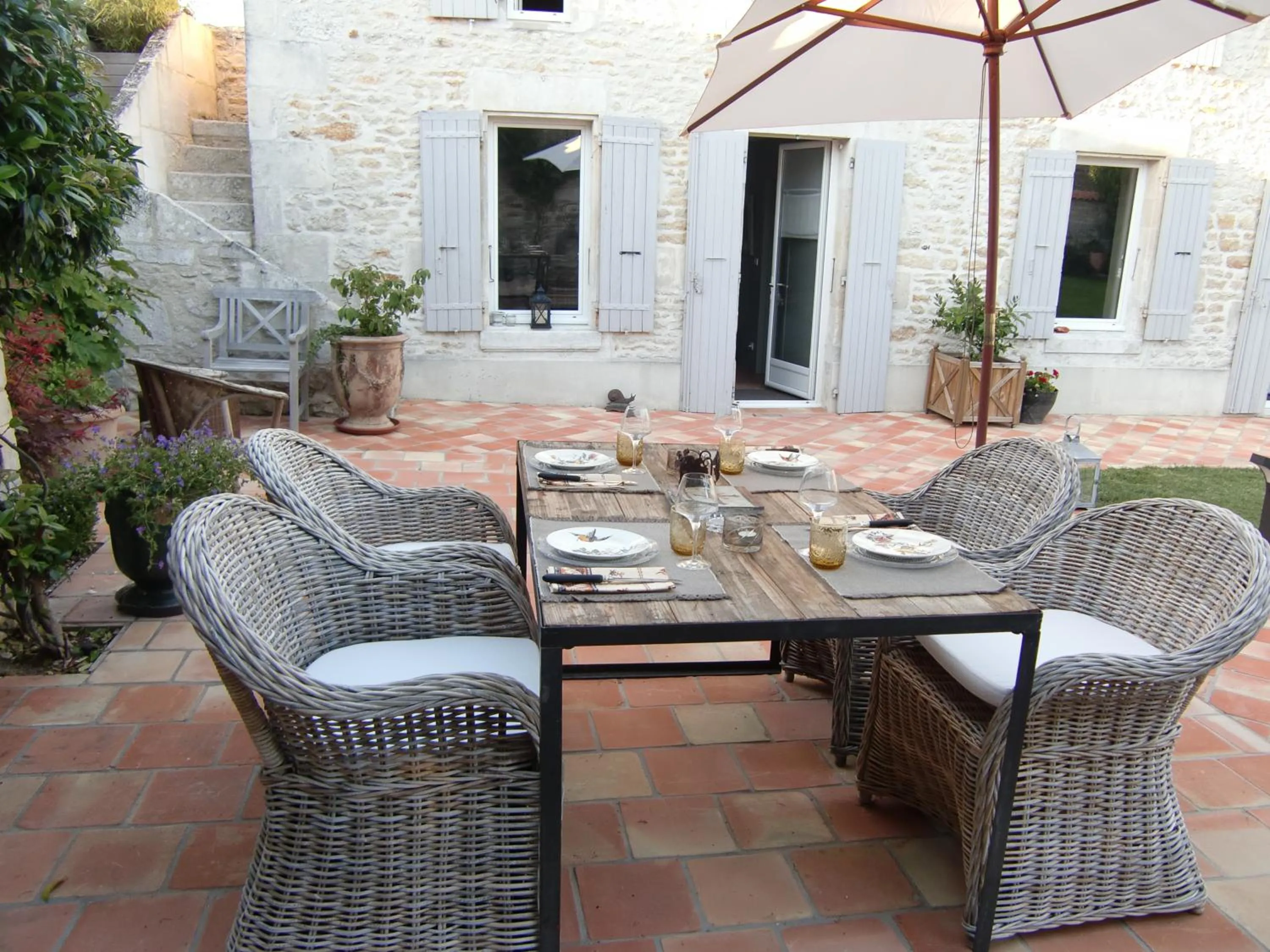 Patio in Du Côté de l'Ombrière
