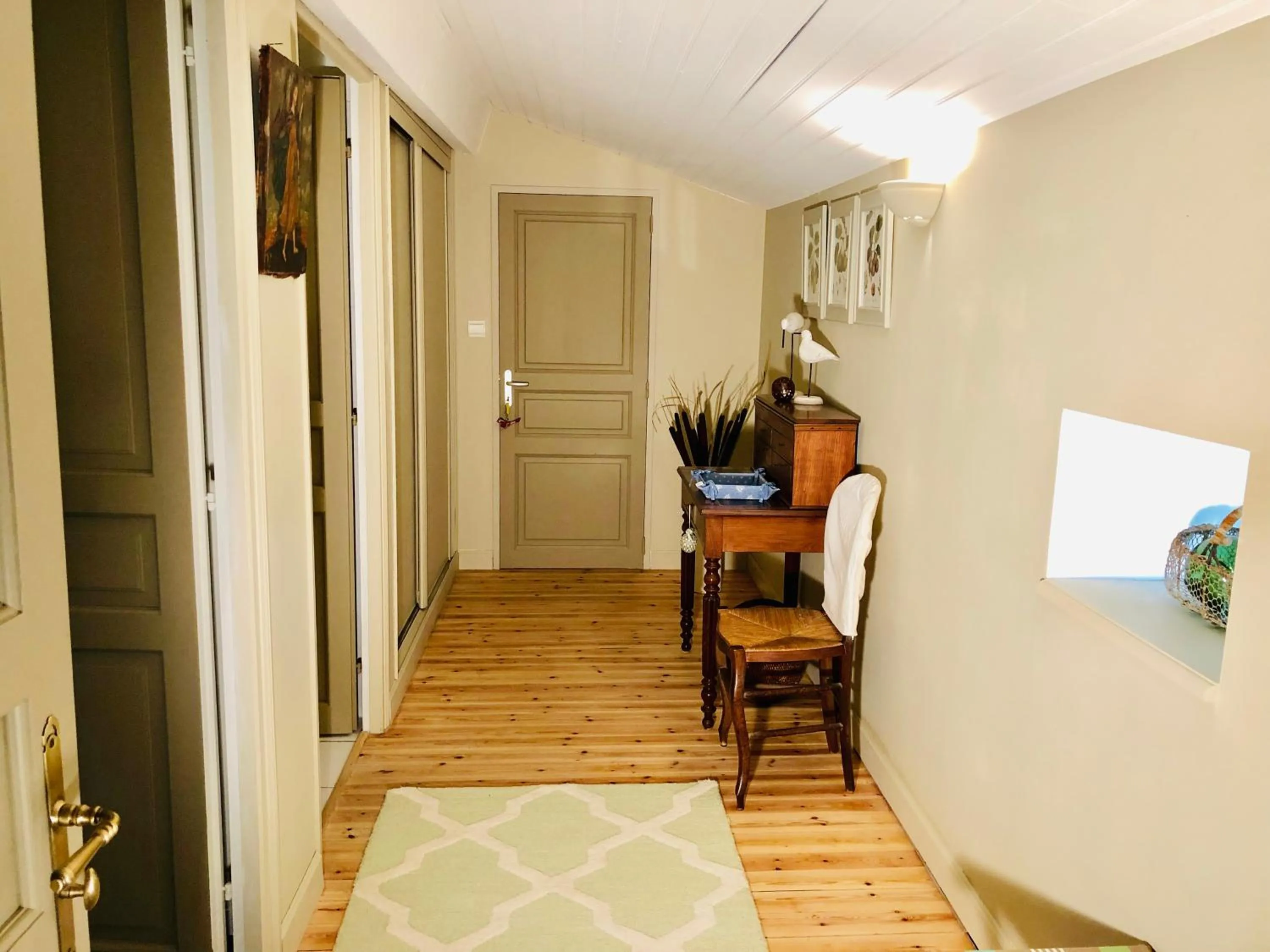 Shower in Du Côté de l'Ombrière