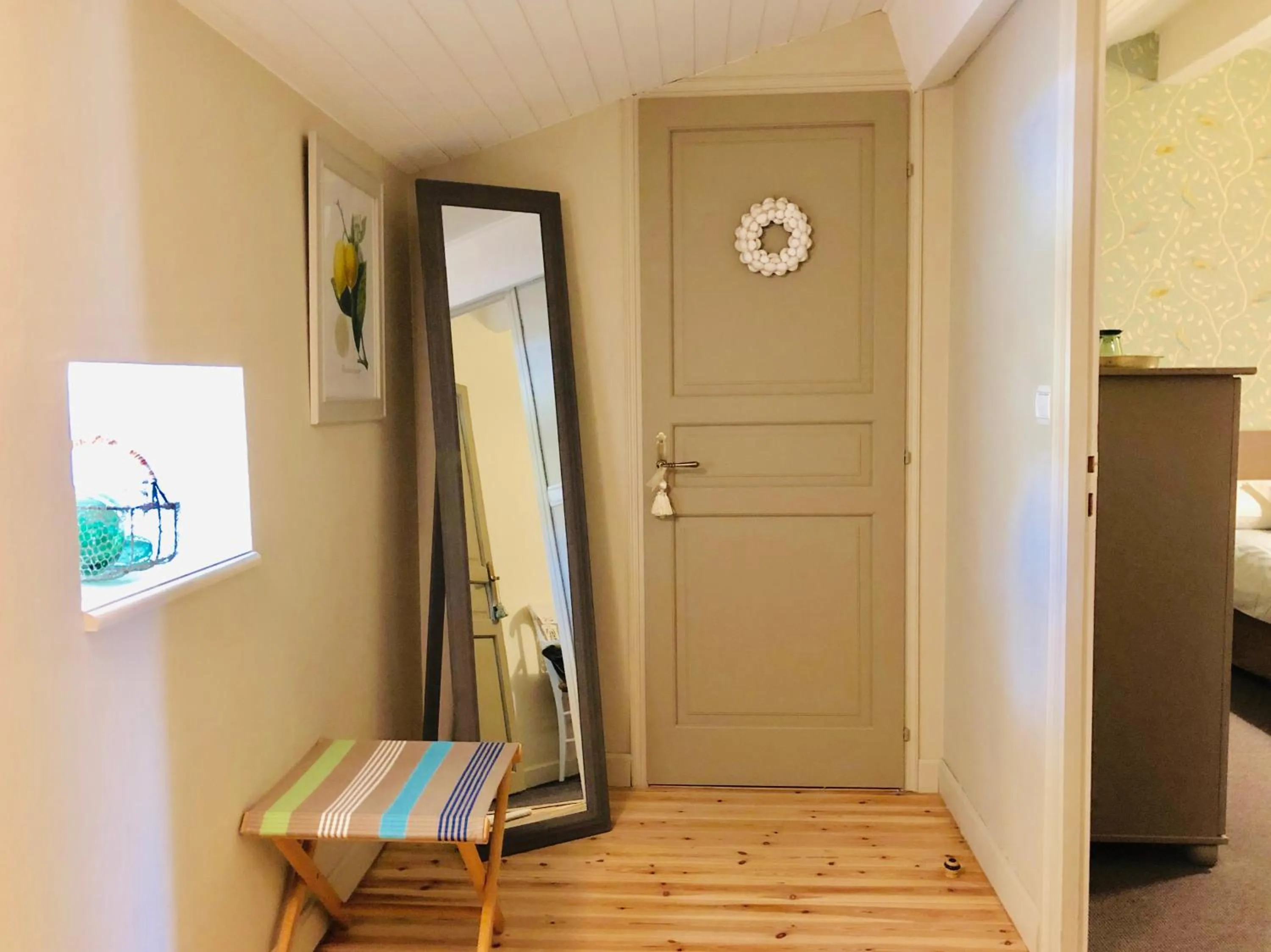 Seating area in Du Côté de l'Ombrière