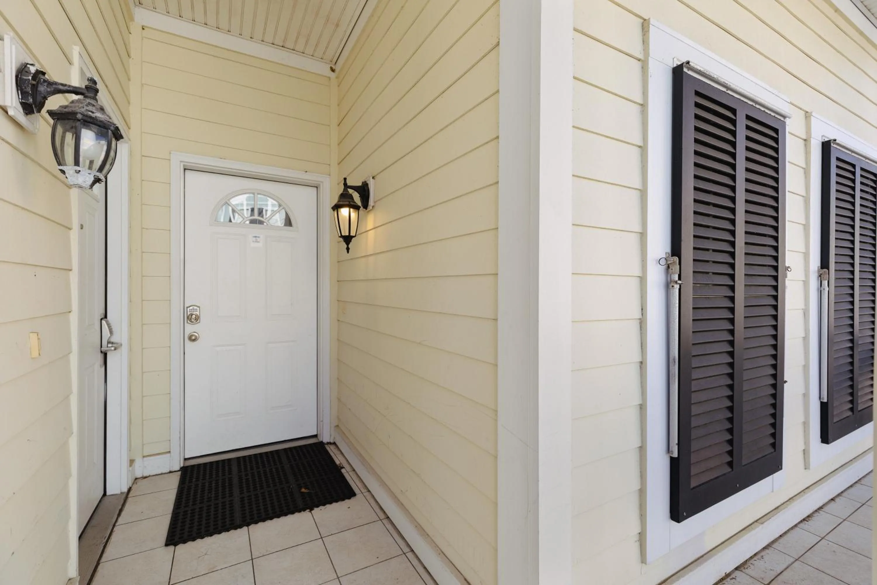 91 Waters Edge Folly Charm